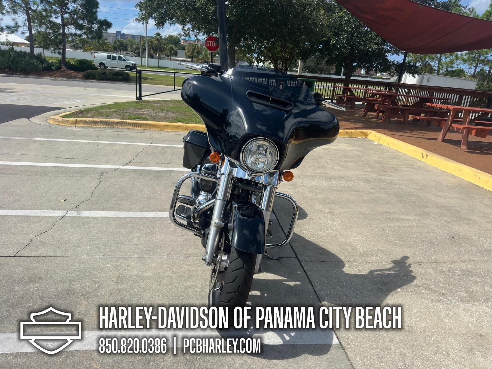 2018 Harley-Davidson® Street Glide®, photo 10