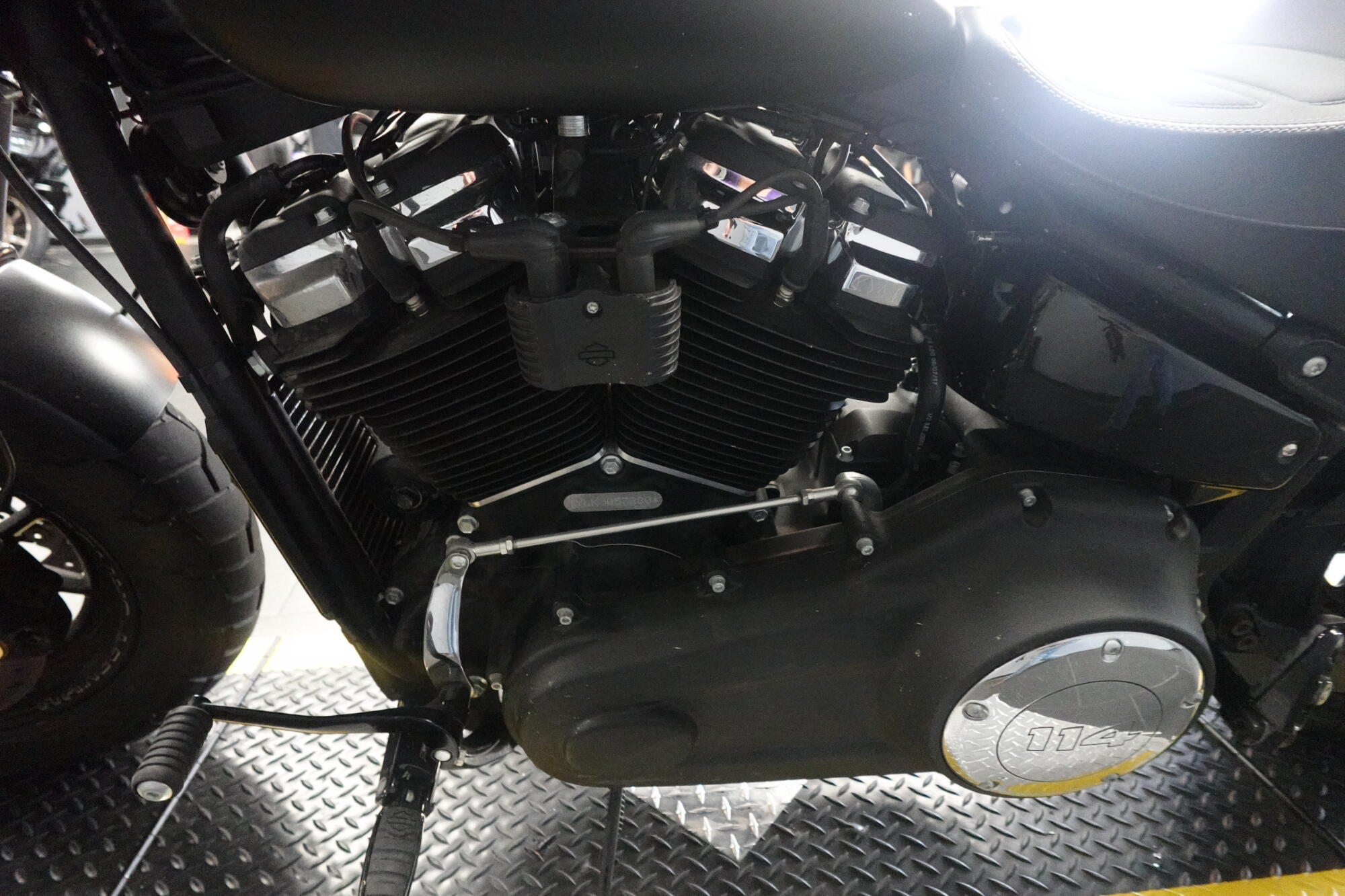 2018 Harley-Davidson® Fat Bob® 114 Black Denim, photo 12