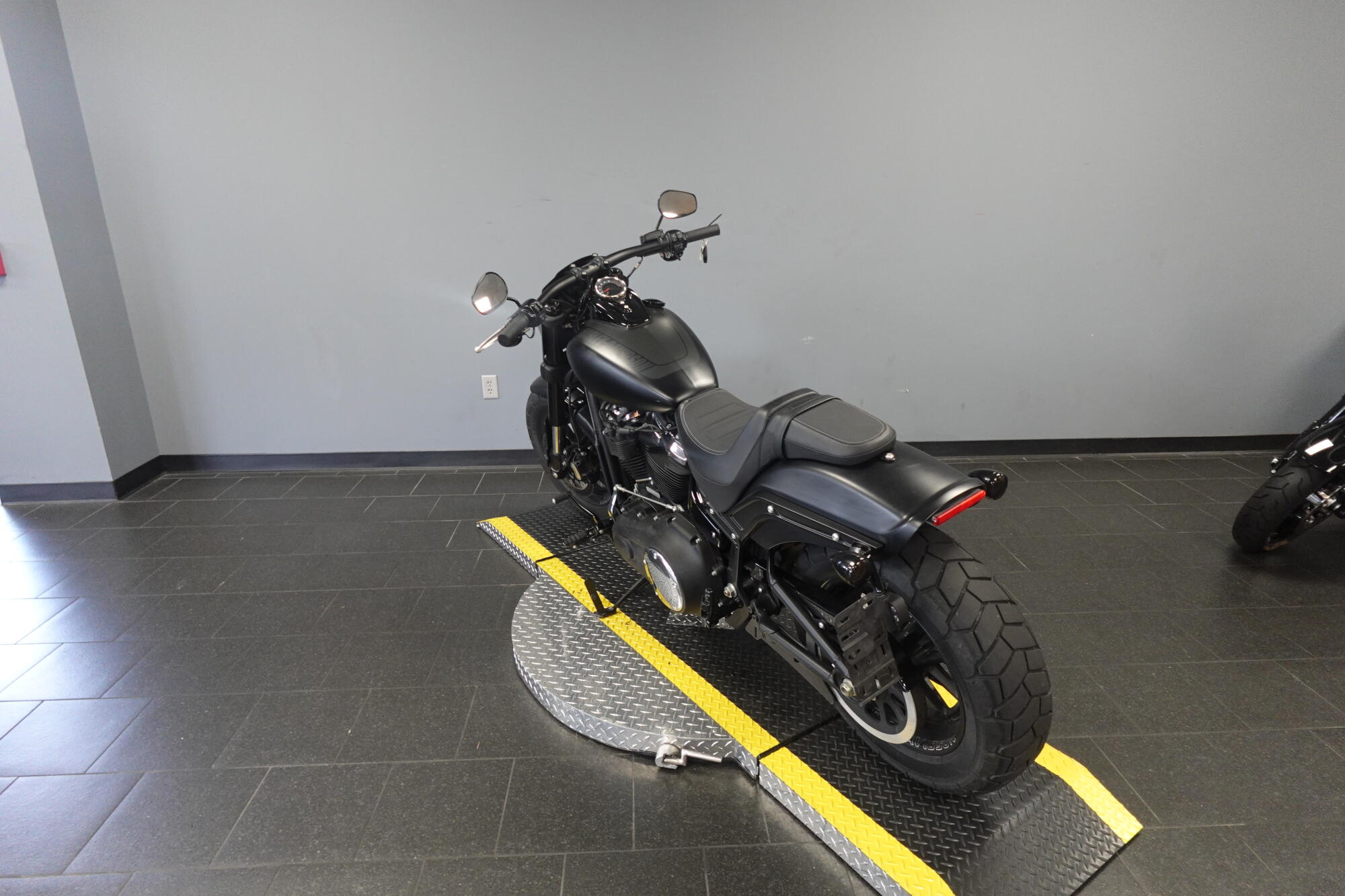 2018 Harley-Davidson® Fat Bob® 114 Black Denim, photo 6