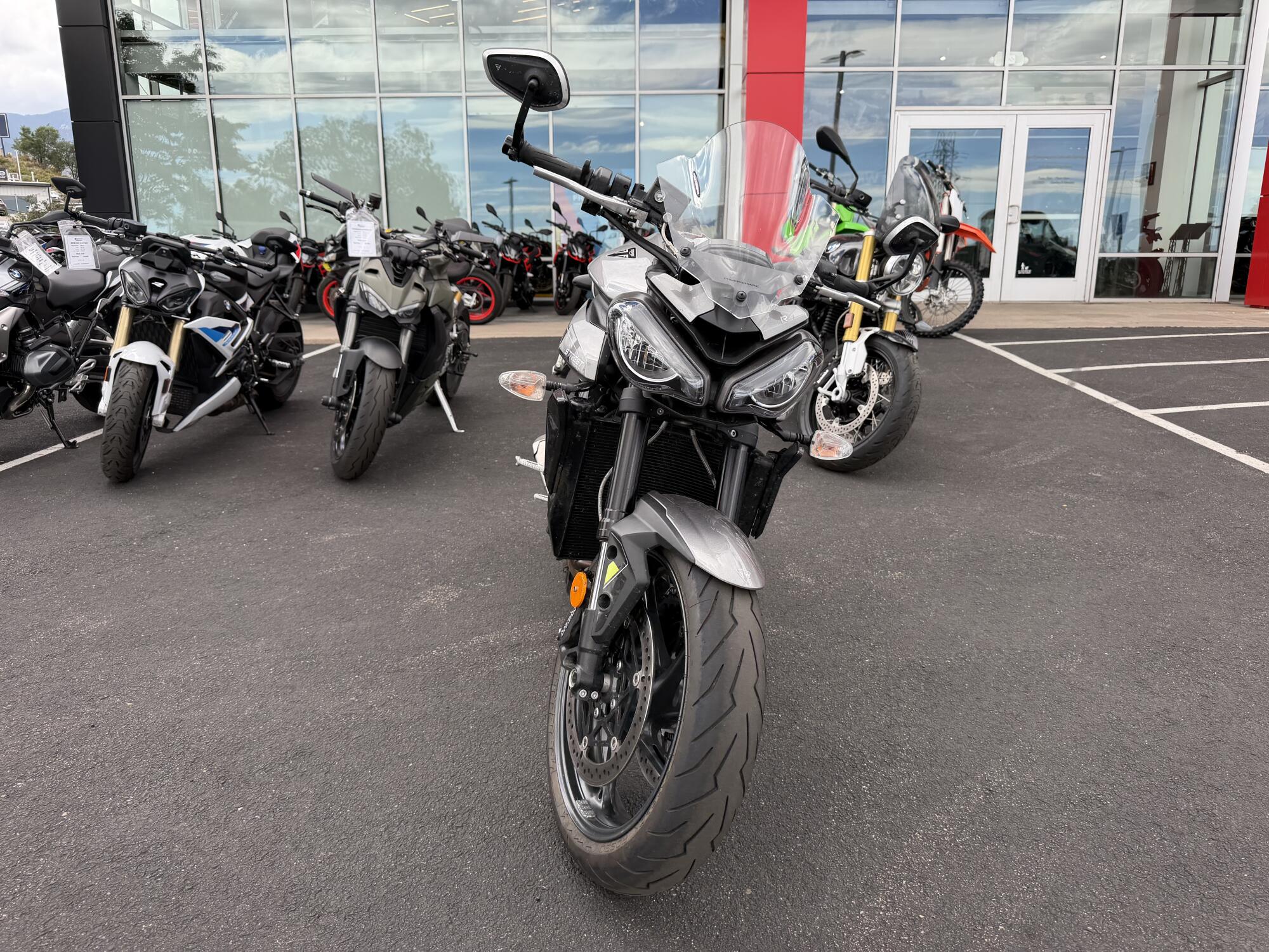 2024 Triumph Street Triple 765 R Silver Ice, photo 3