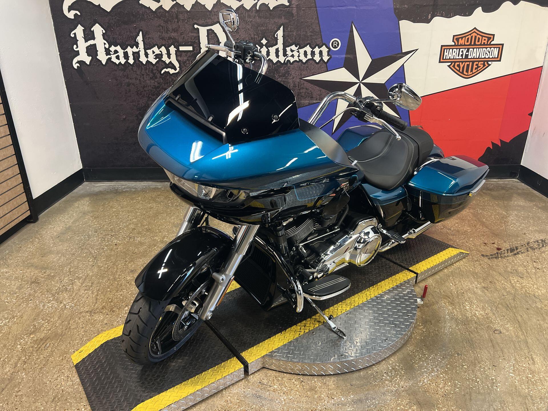 2026 Harley-Davidson® Road Glide® FLTRX, photo 5