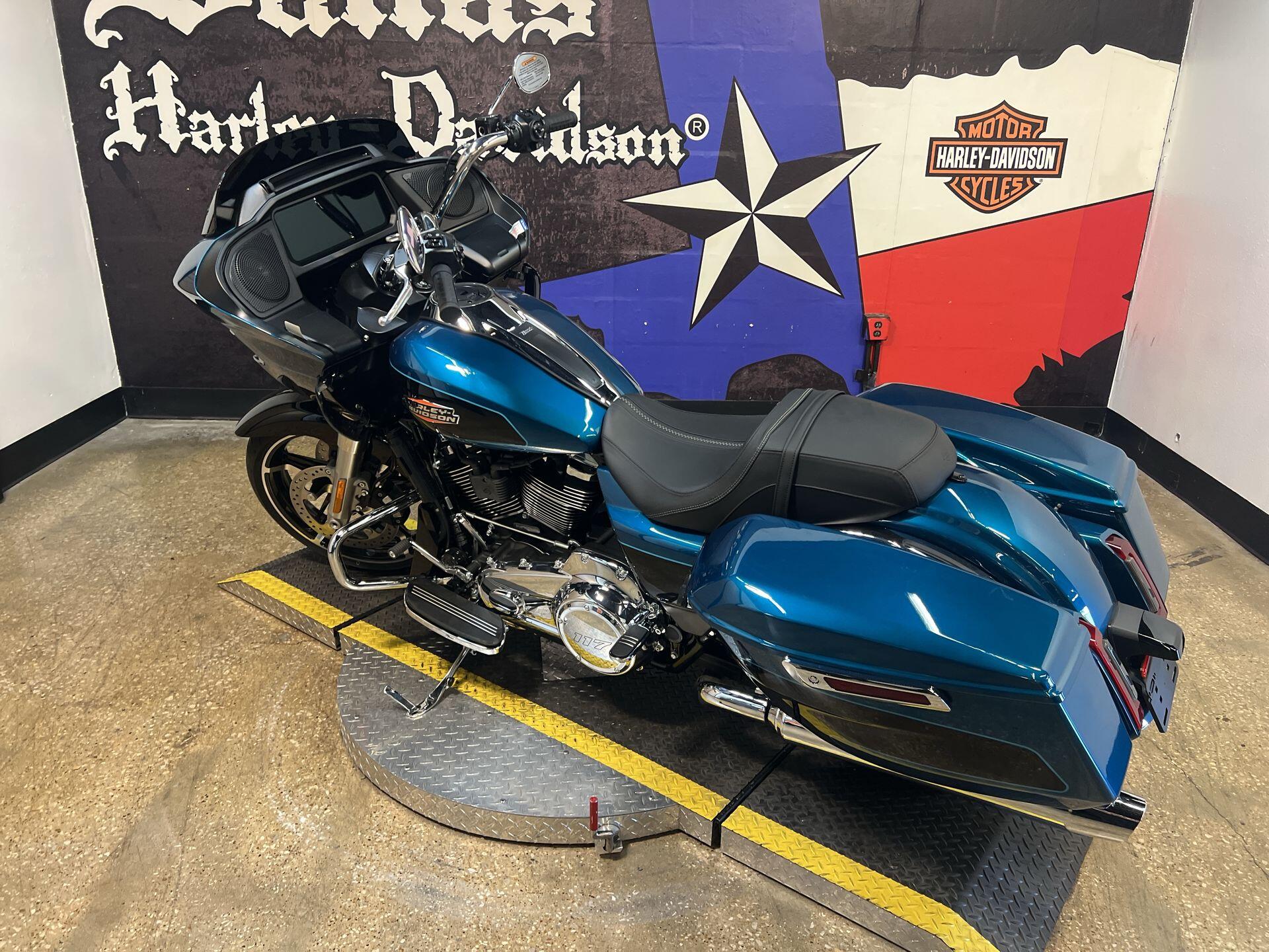 2026 Harley-Davidson® Road Glide® FLTRX, photo 3