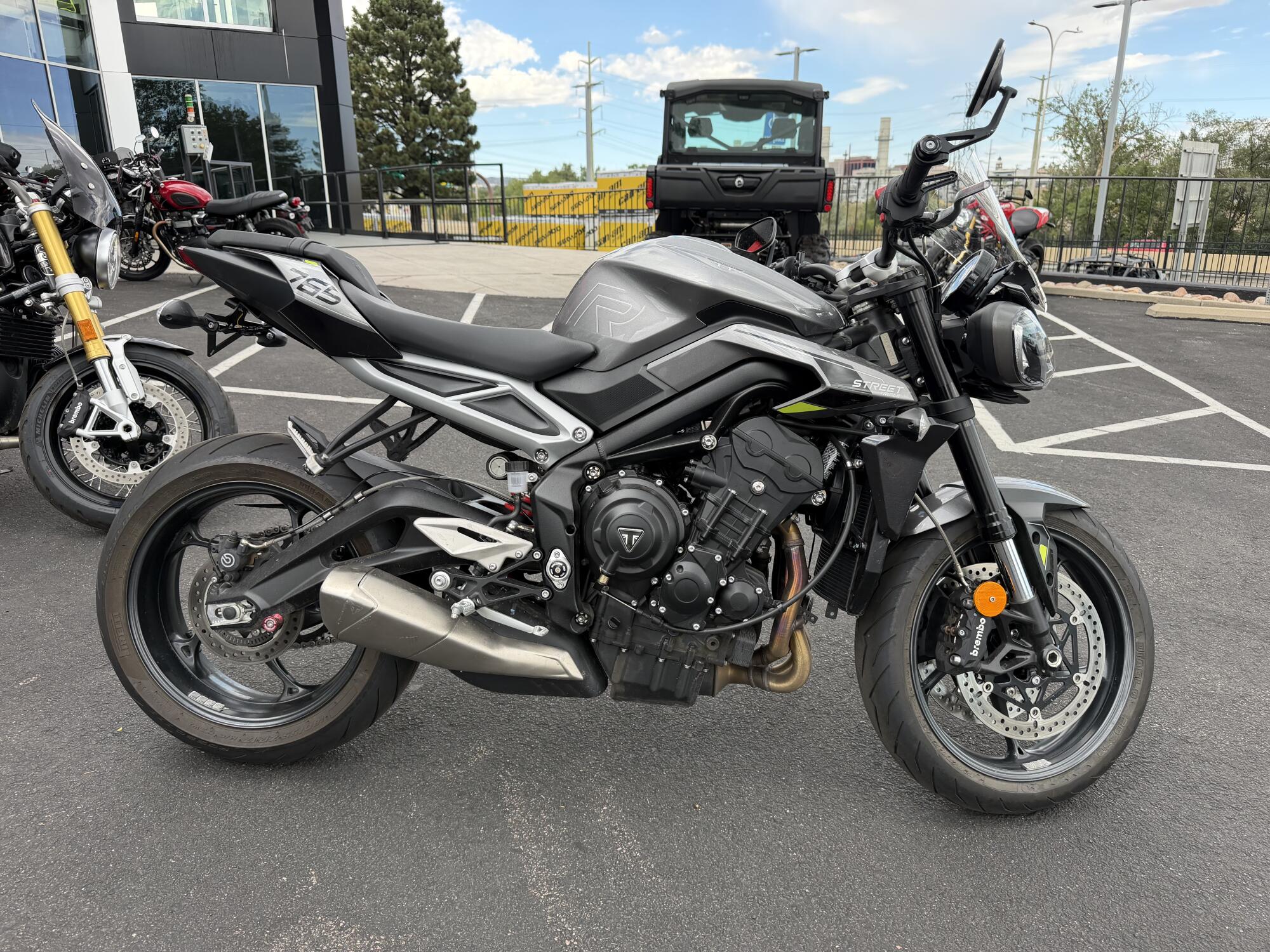 2024 Triumph Street Triple 765 R Silver Ice, photo 5
