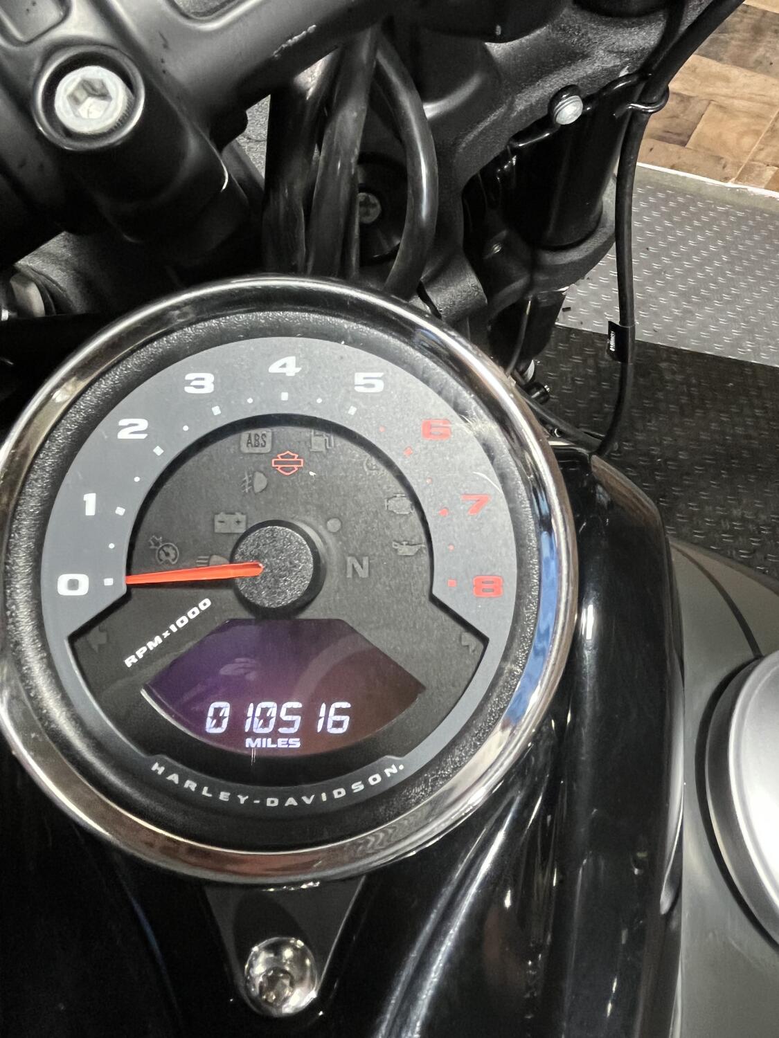 2019 Harley-Davidson® Fat Bob® 114 Black Denim, photo 8