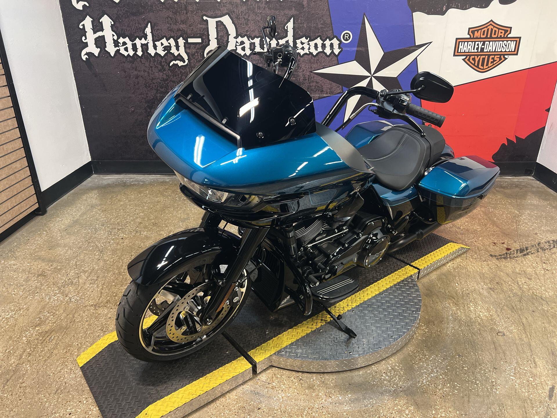 2026 Harley-Davidson® Road Glide® FLTRX, photo 5
