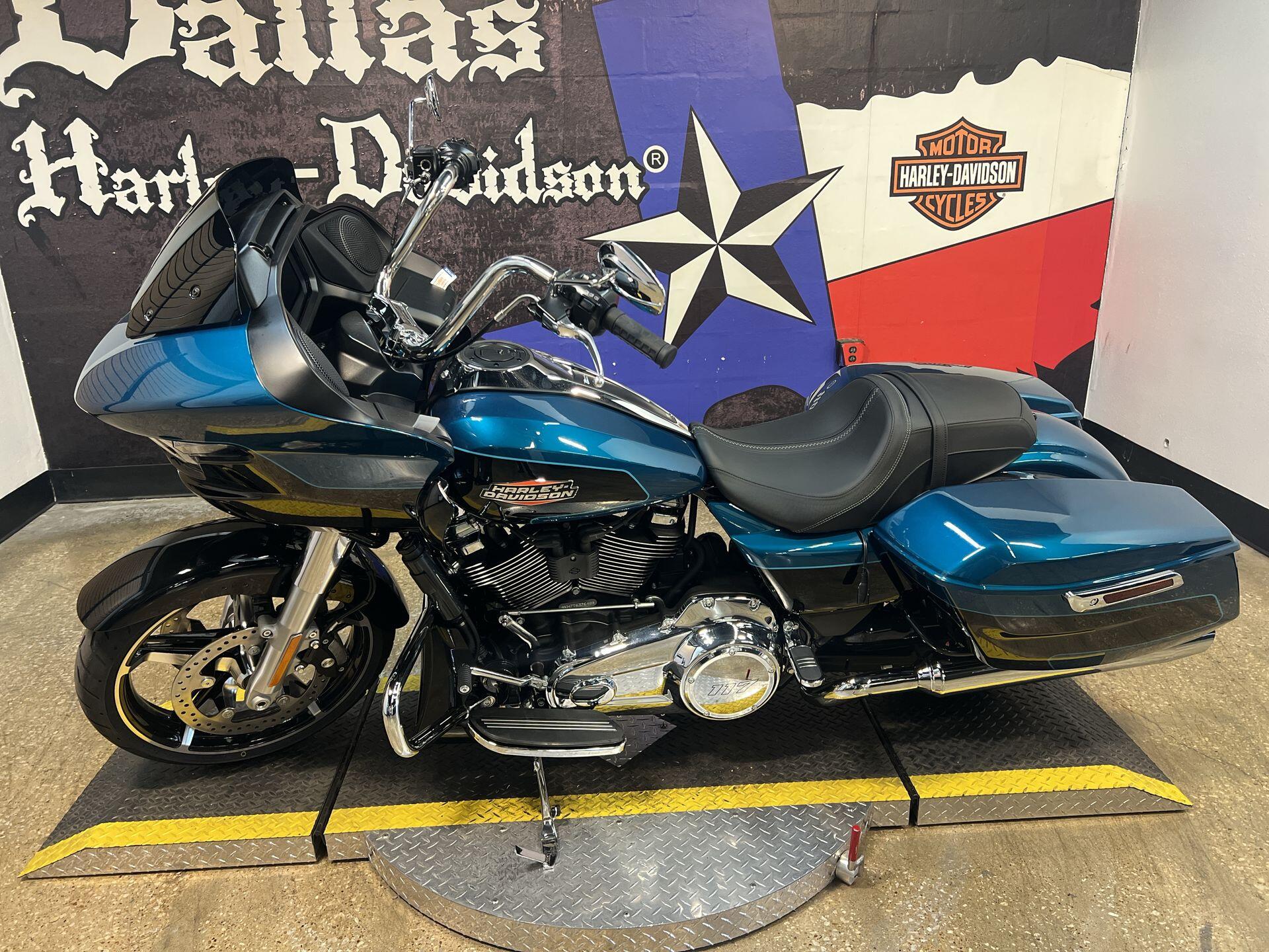 2026 Harley-Davidson® Road Glide® FLTRX, photo 4