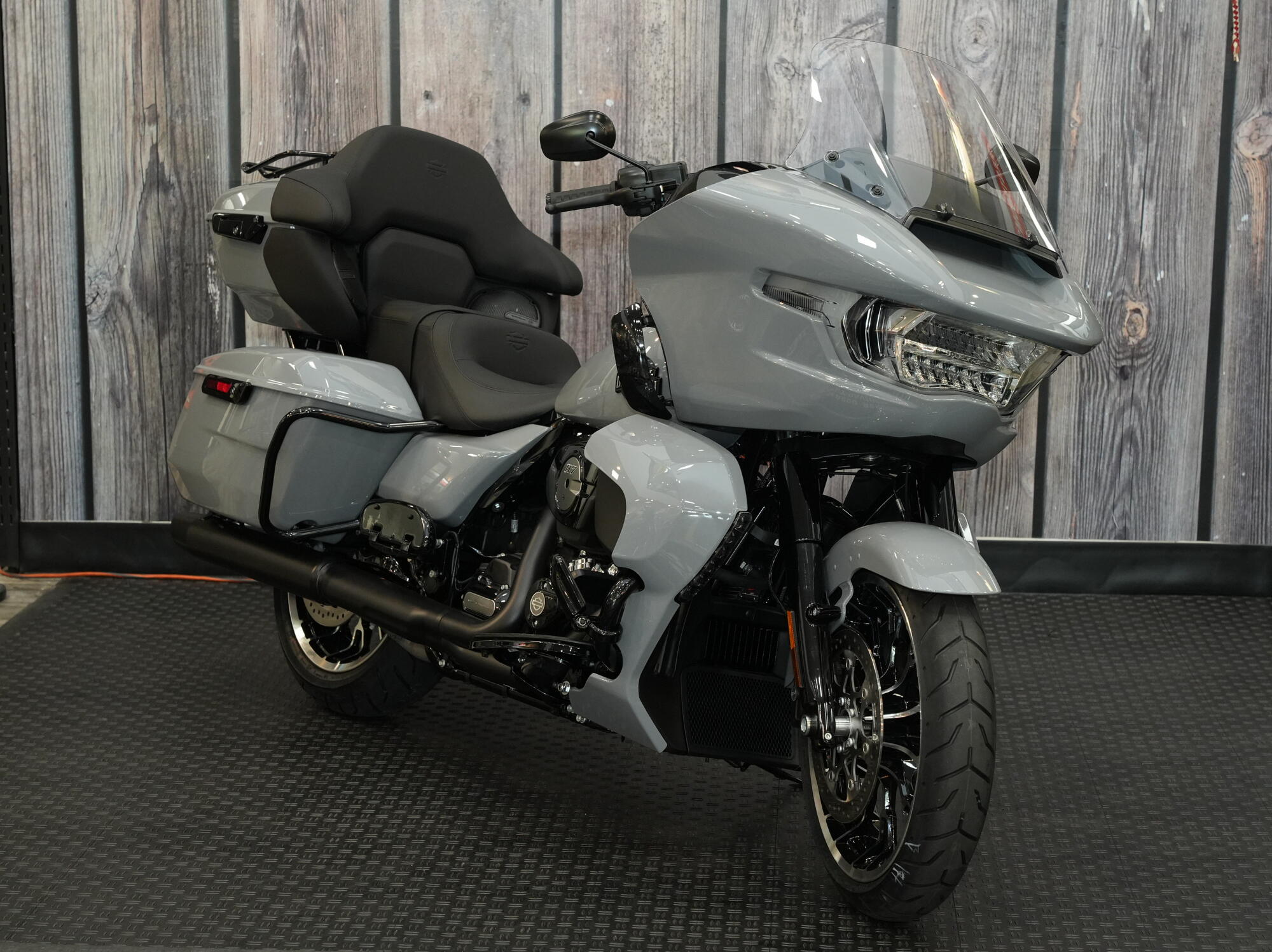 2026 Harley-Davidson Road Glide Limited FLTRXL, photo 3
