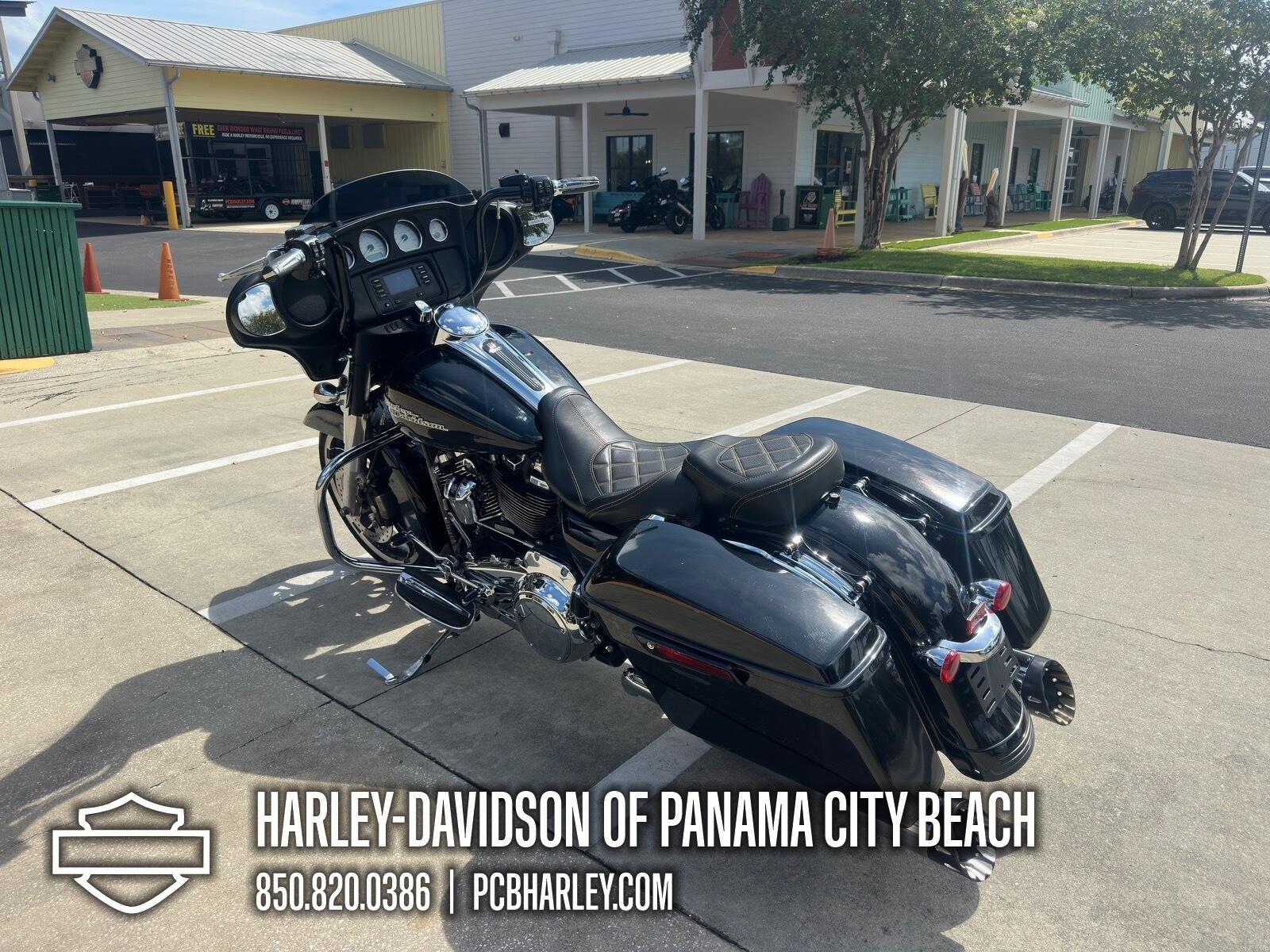 2018 Harley-Davidson® Street Glide®, photo 6