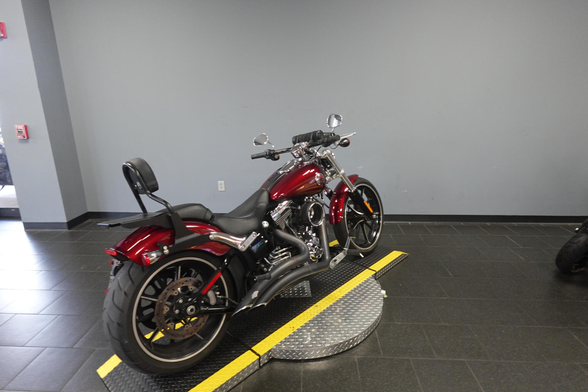 2016 Harley-Davidson® Breakout® FXSB, photo 8