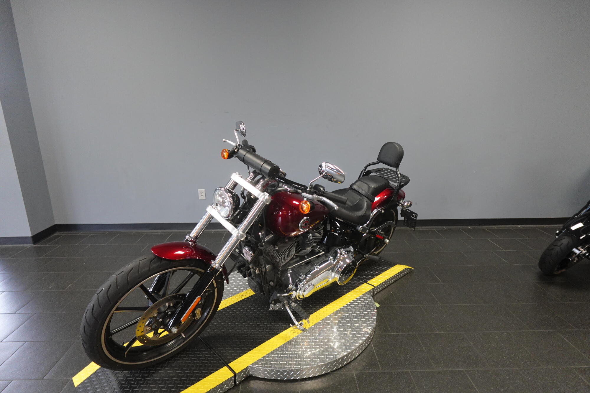 2016 Harley-Davidson® Breakout® FXSB, photo 4