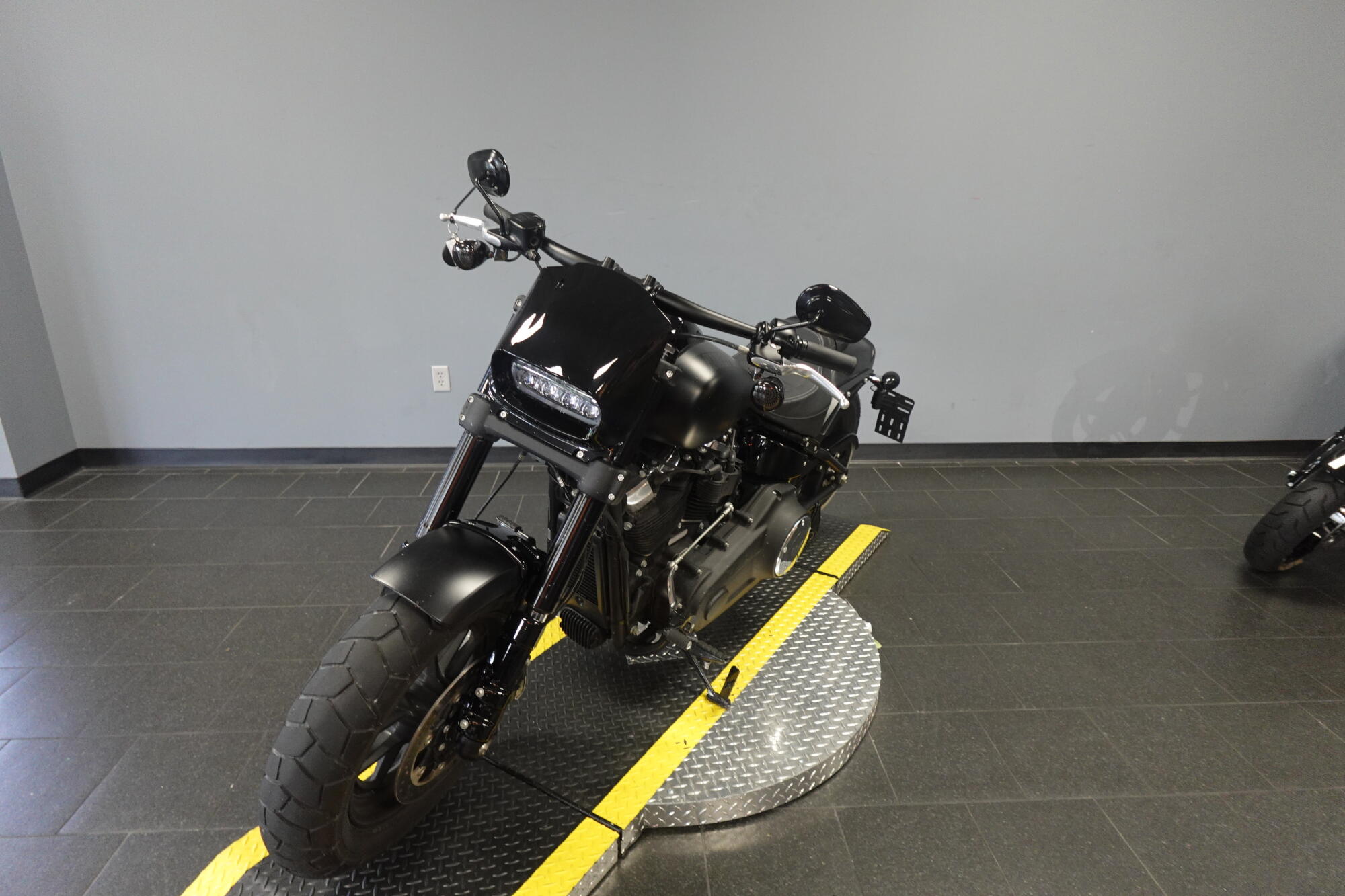 2018 Harley-Davidson® Fat Bob® 114 Black Denim, photo 4