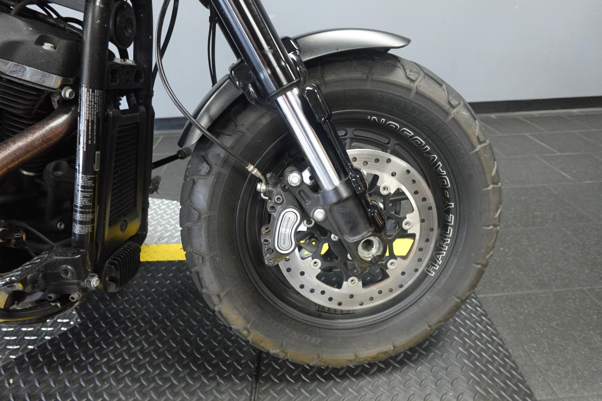 2018 Harley-Davidson® Fat Bob® 114 Black Denim, photo 10