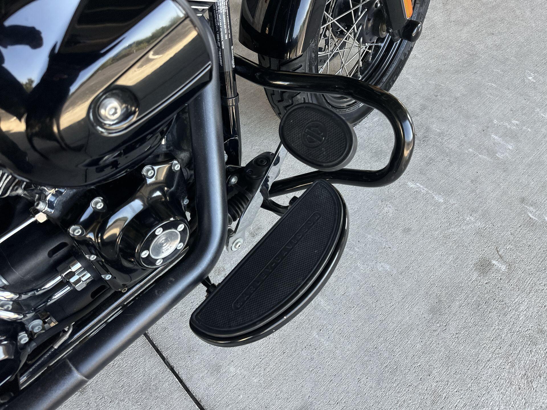2017 Harley-Davidson® Softail Slim® S FLSS, photo 17