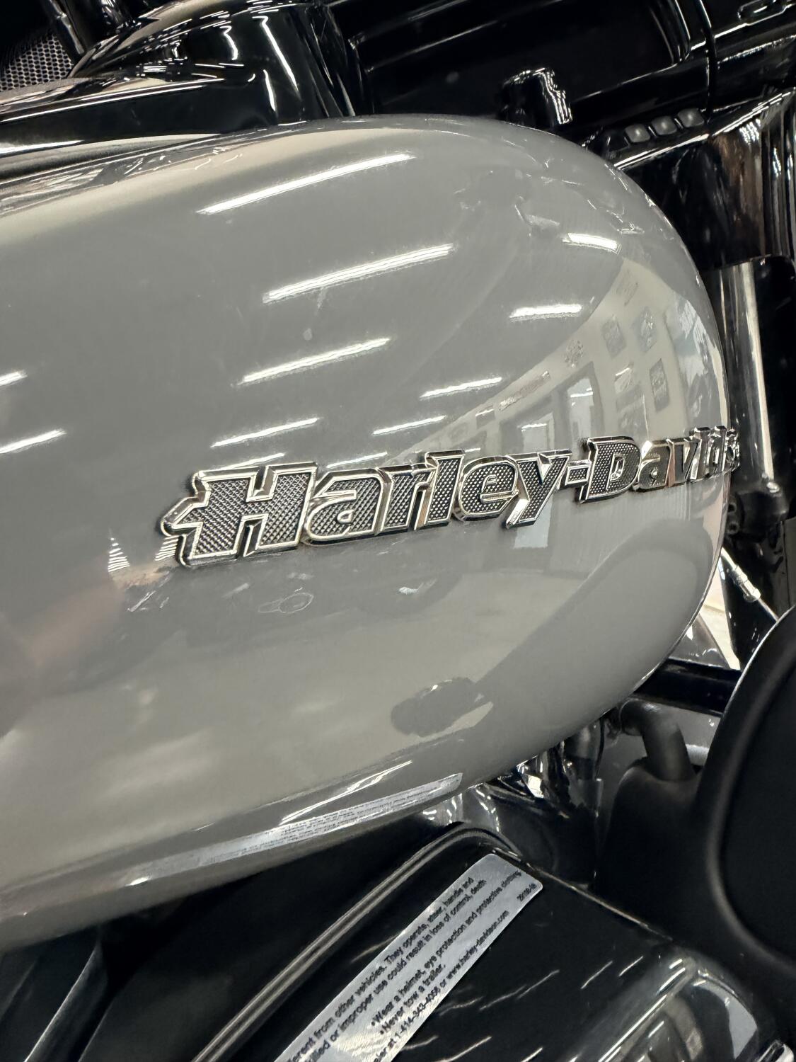 2022 Harley-Davidson® Ultra Limited FLHTK, photo 4