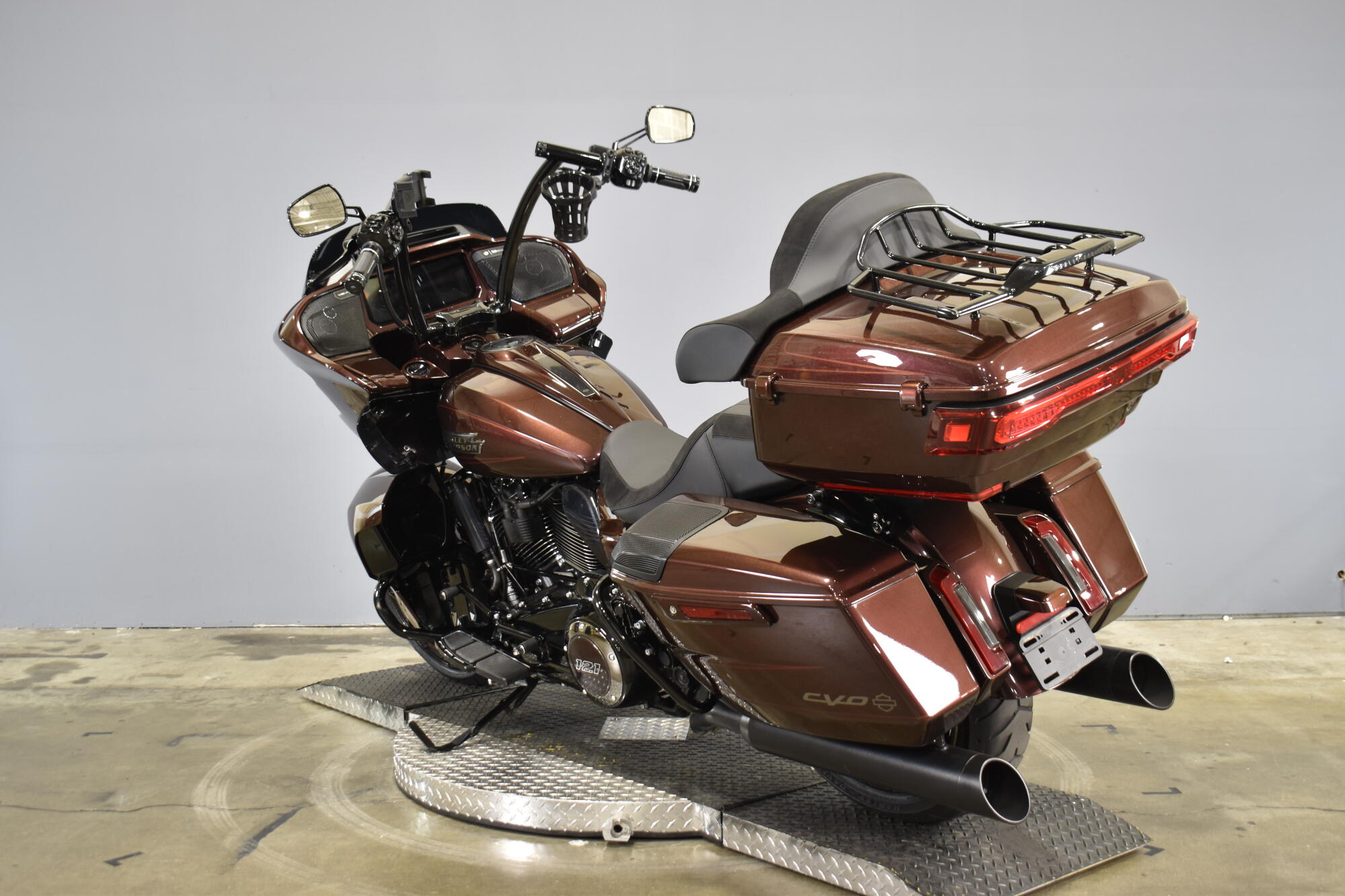 2024 Harley-Davidson® CVO™ Road Glide® FLTRXSE, photo 6