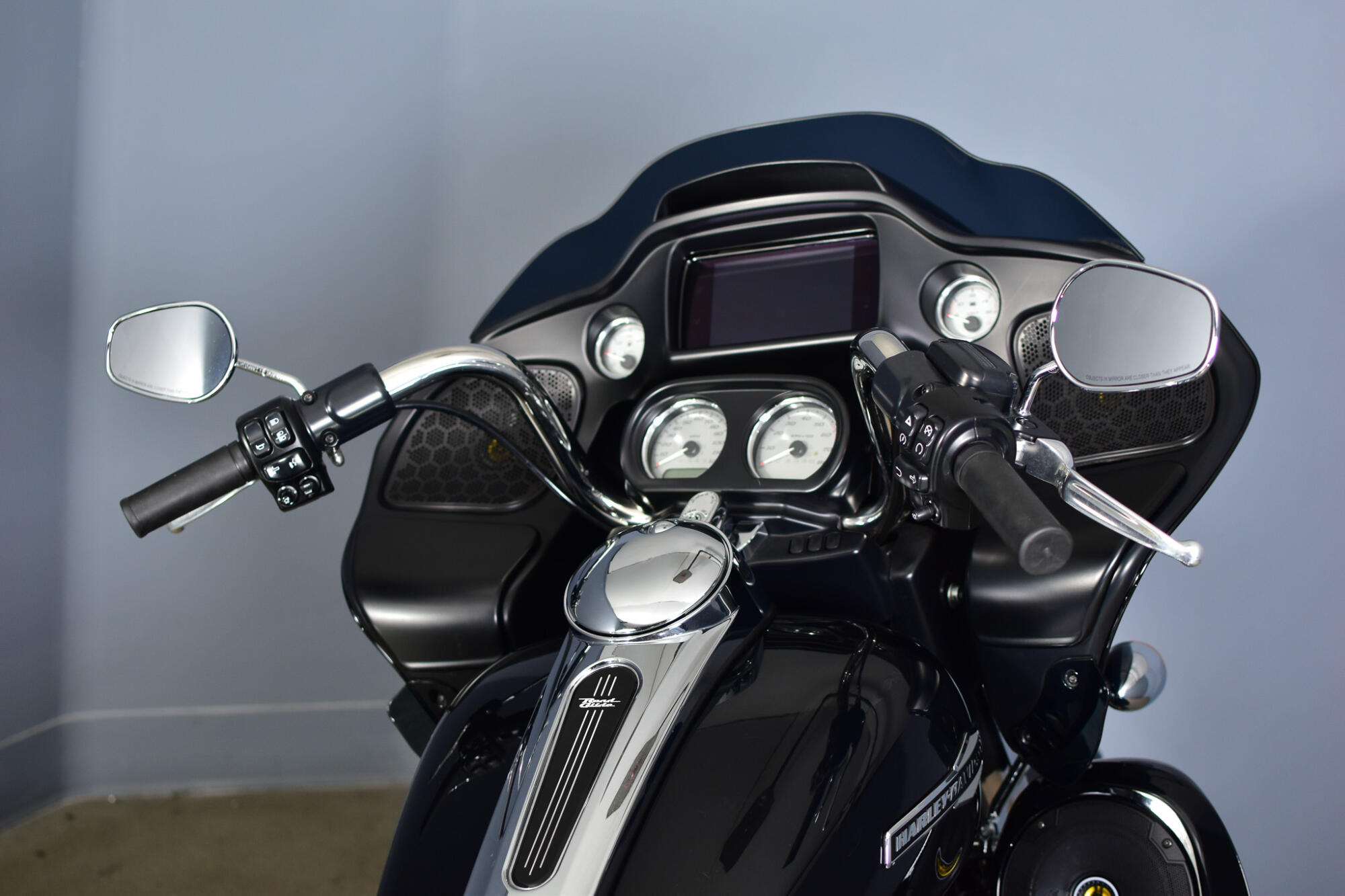 2022 Harley-Davidson® Road Glide® Vivid Black, photo 7