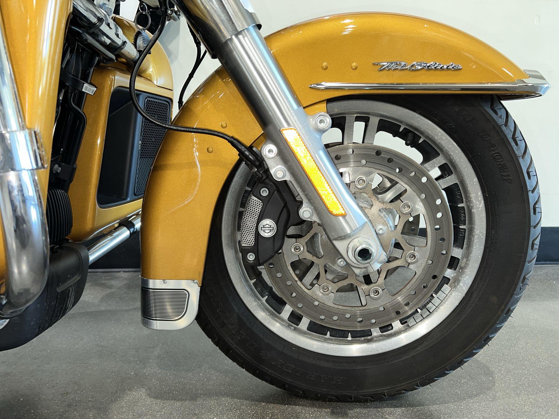 2023 Harley-Davidson® Tri Glide® Ultra FLHTCUTG, photo 4