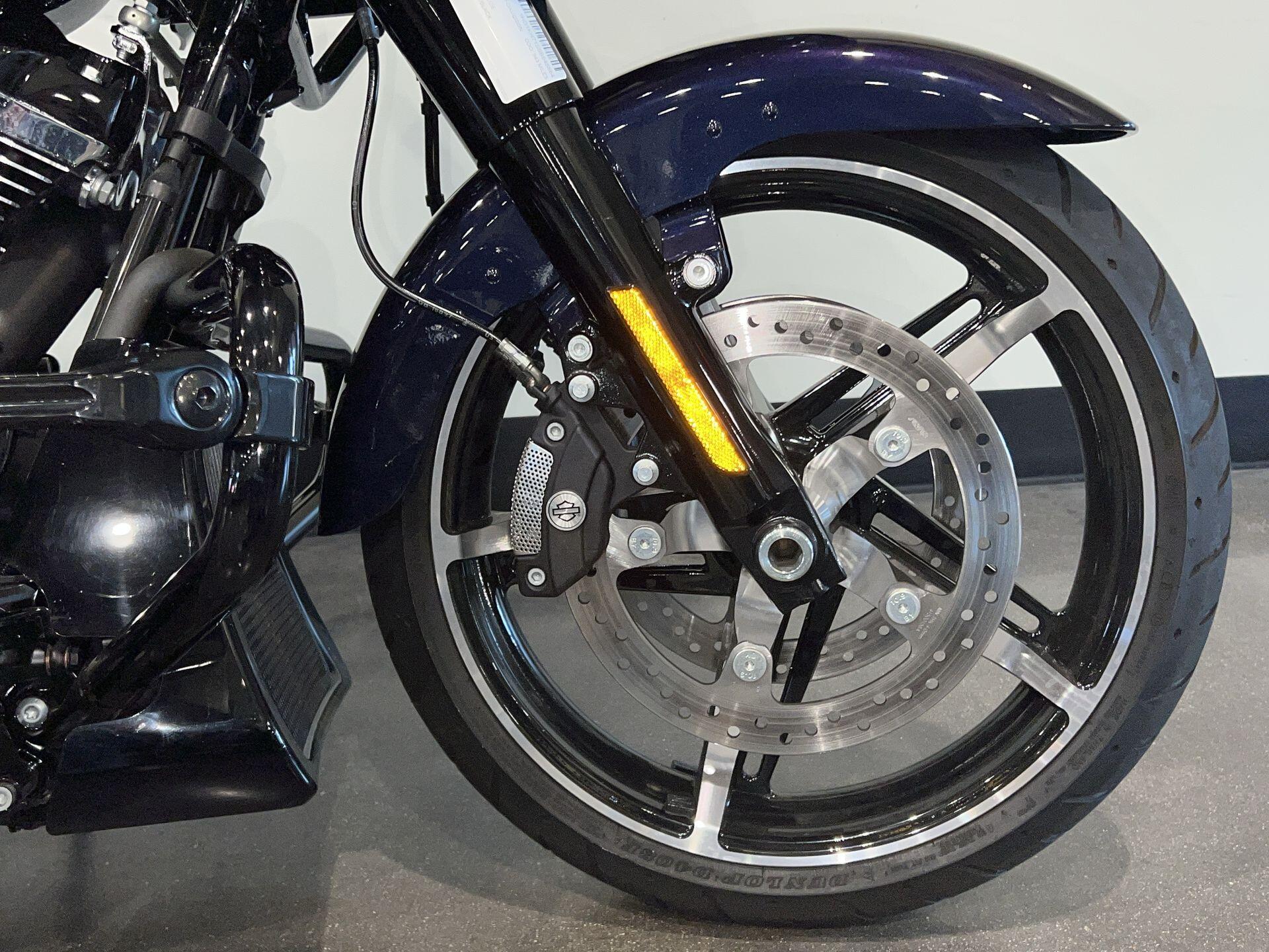 2025 Harley-Davidson® Road Glide™ FLTRX, photo 4