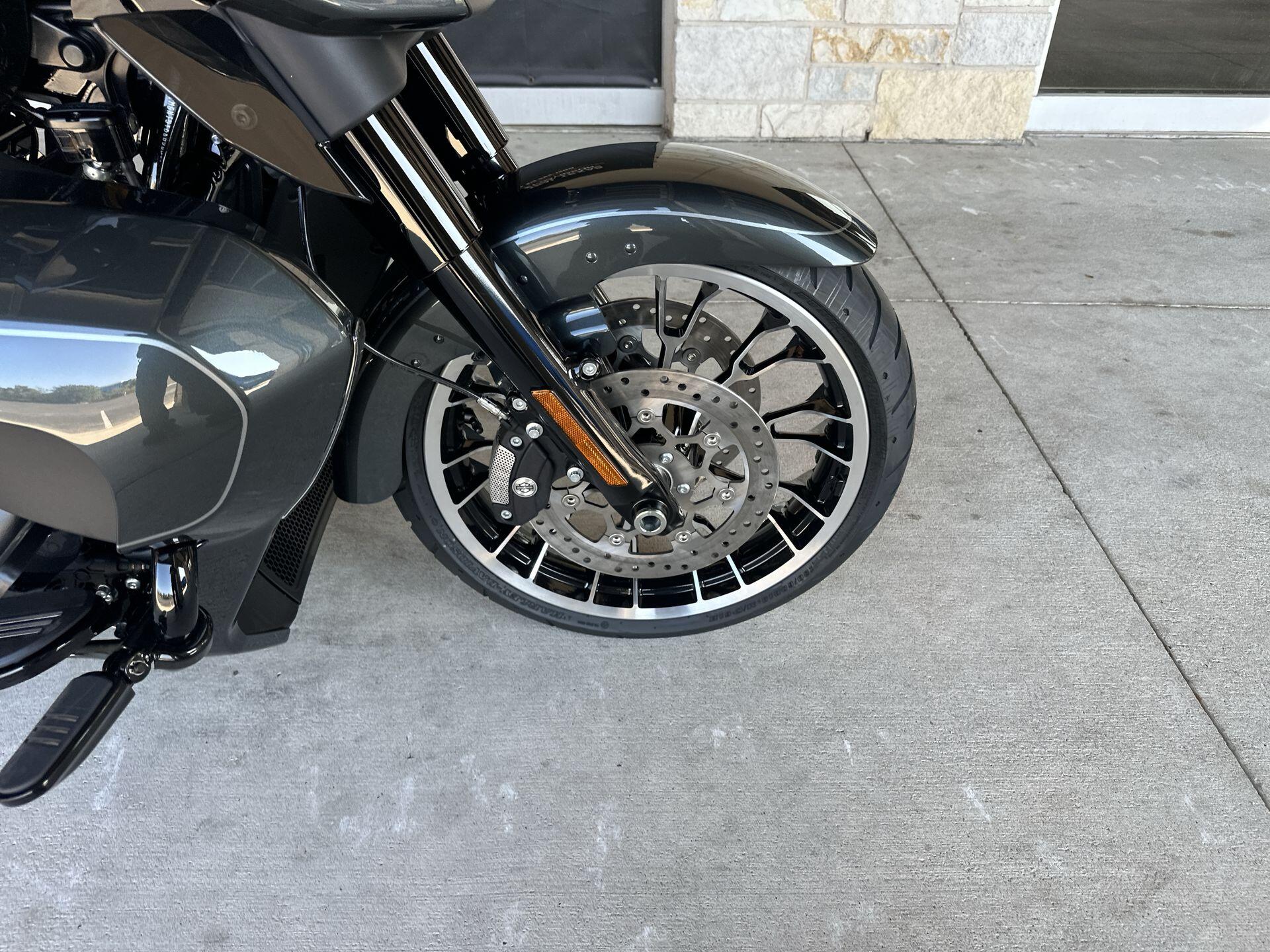 2026 Harley-Davidson® Street Glide 3 Limited FLHLT, photo 12