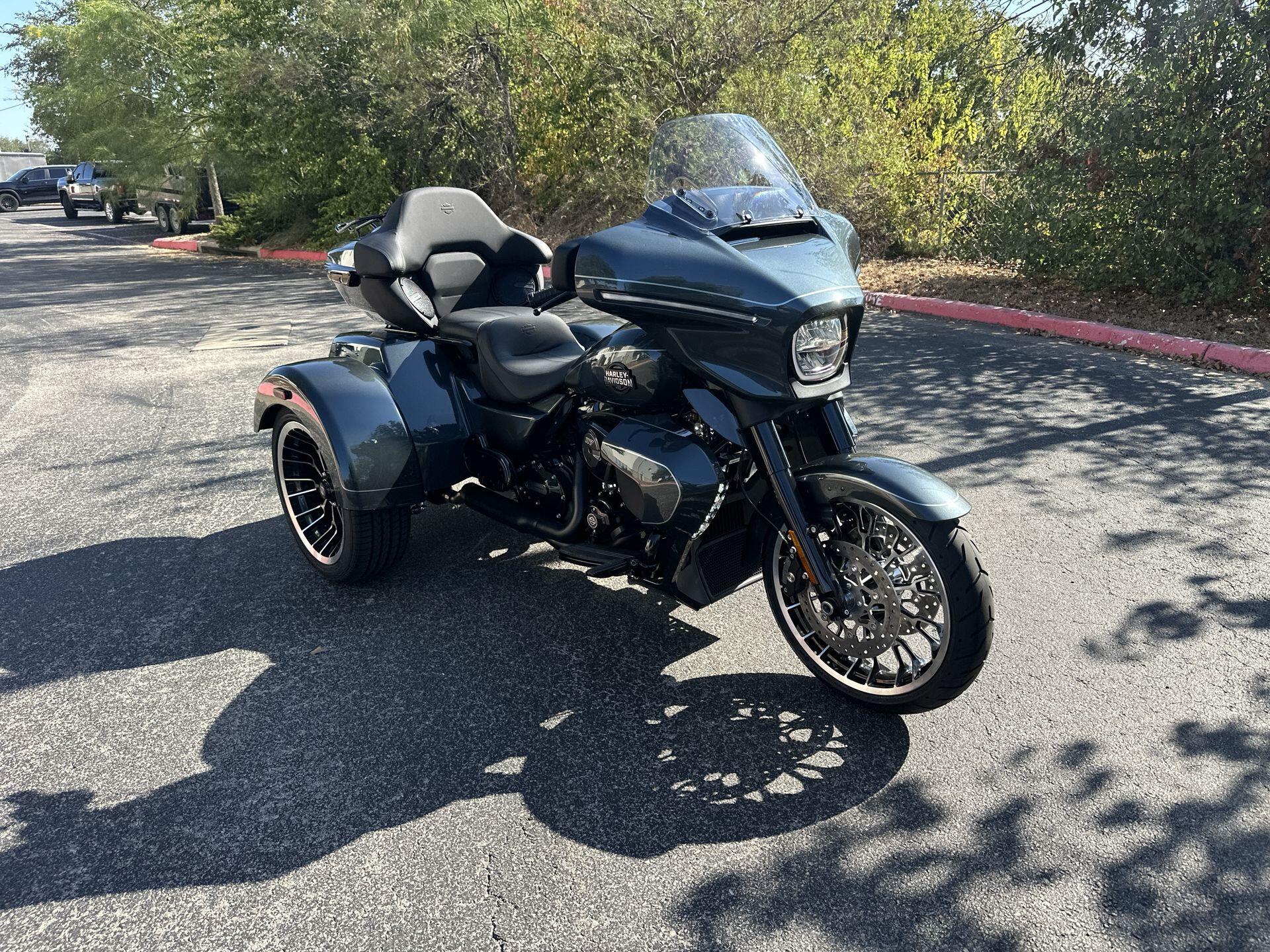 2026 Harley-Davidson® Street Glide 3 Limited FLHLT, photo 4