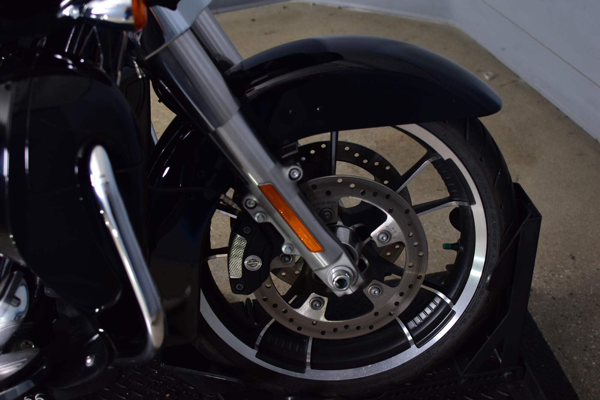 2022 Harley-Davidson® Road Glide® Vivid Black, photo 12