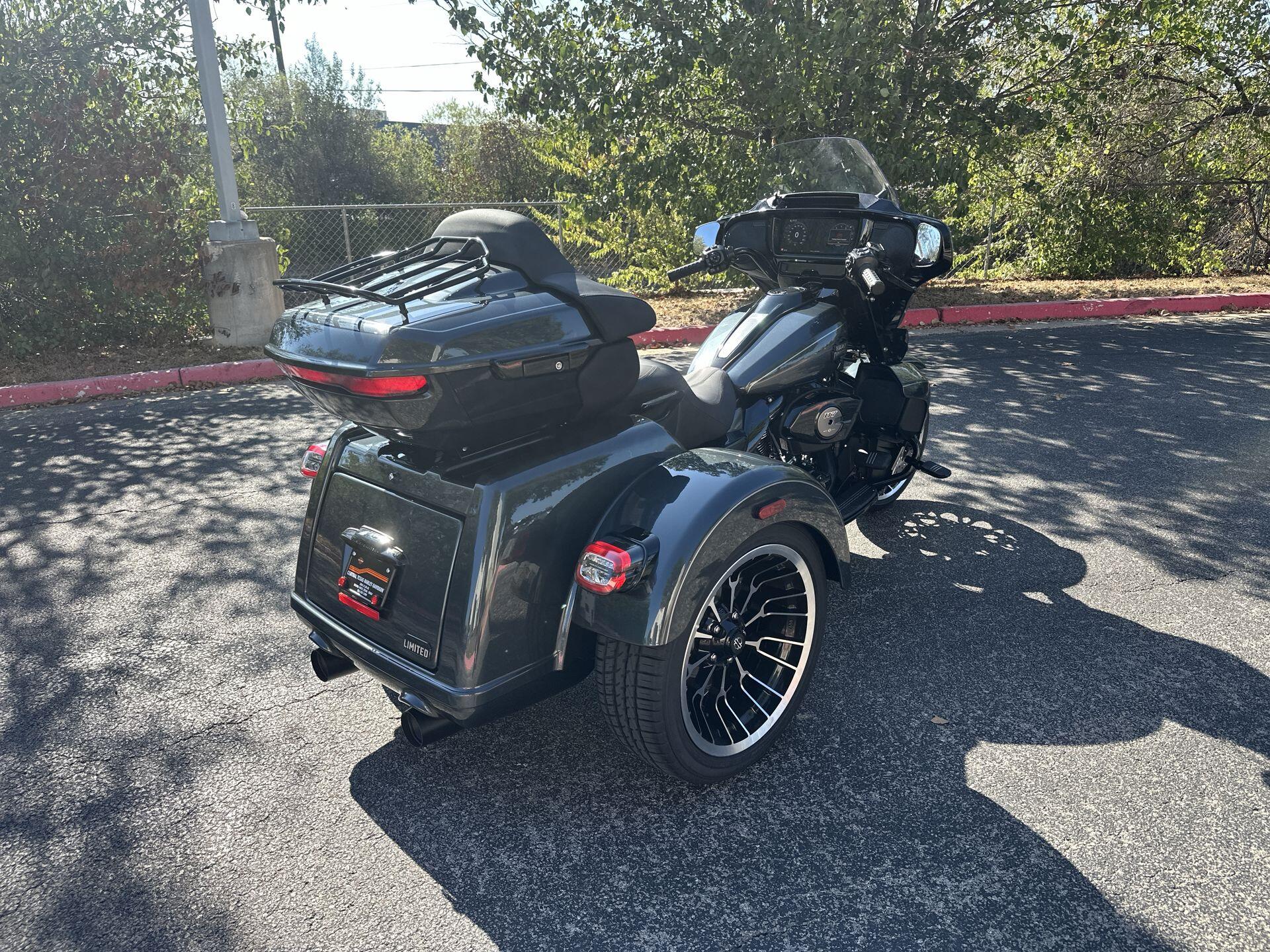 2026 Harley-Davidson® Street Glide 3 Limited FLHLT, photo 10
