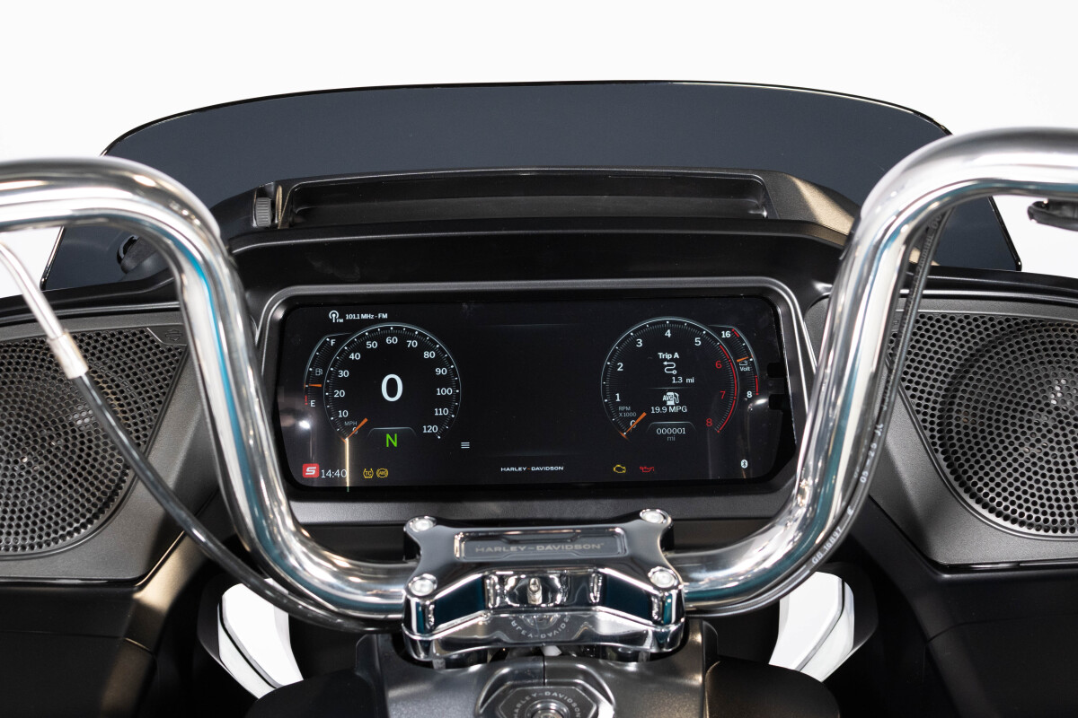 2026 Harley-Davidson® Road Glide™ FLTRX, photo 10