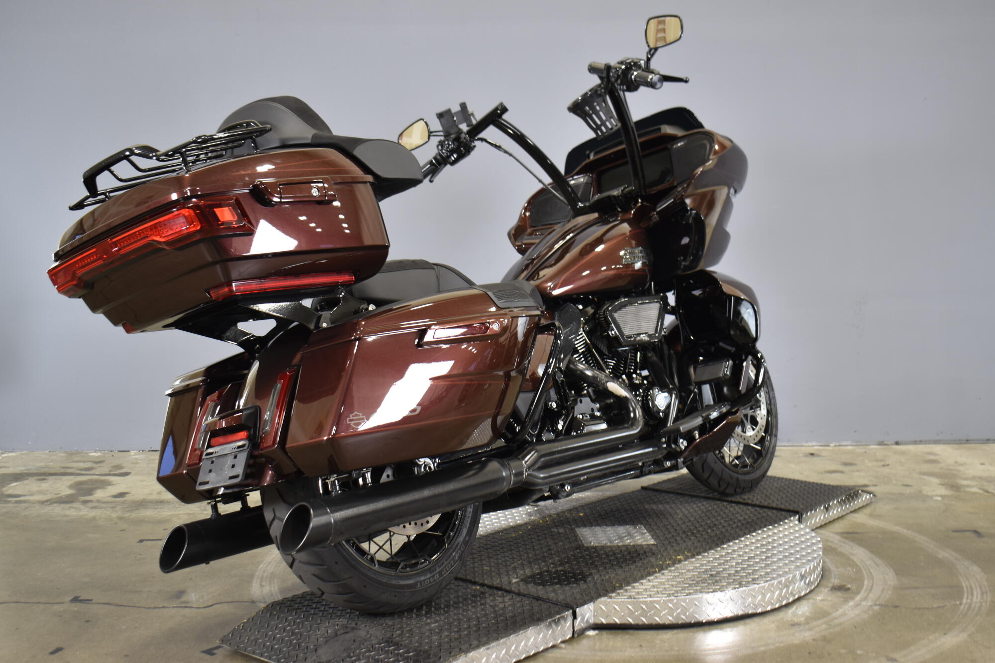 2024 Harley-Davidson® CVO™ Road Glide® FLTRXSE, photo 9