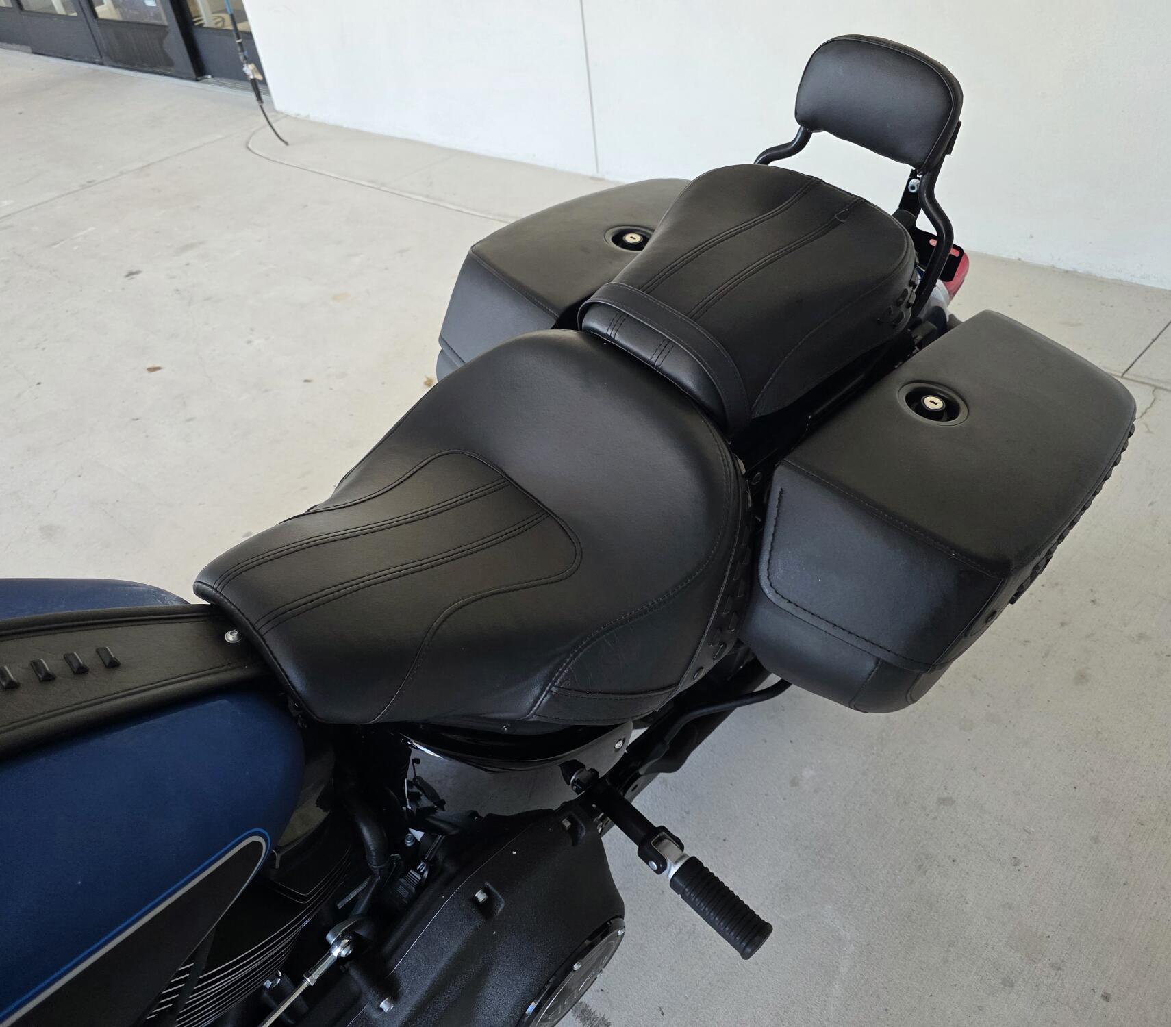 2022 Harley-Davidson® Heritage Classic 114 Reef Blue/Vivid Black (Black Finish w/Laced Wheels), photo 12