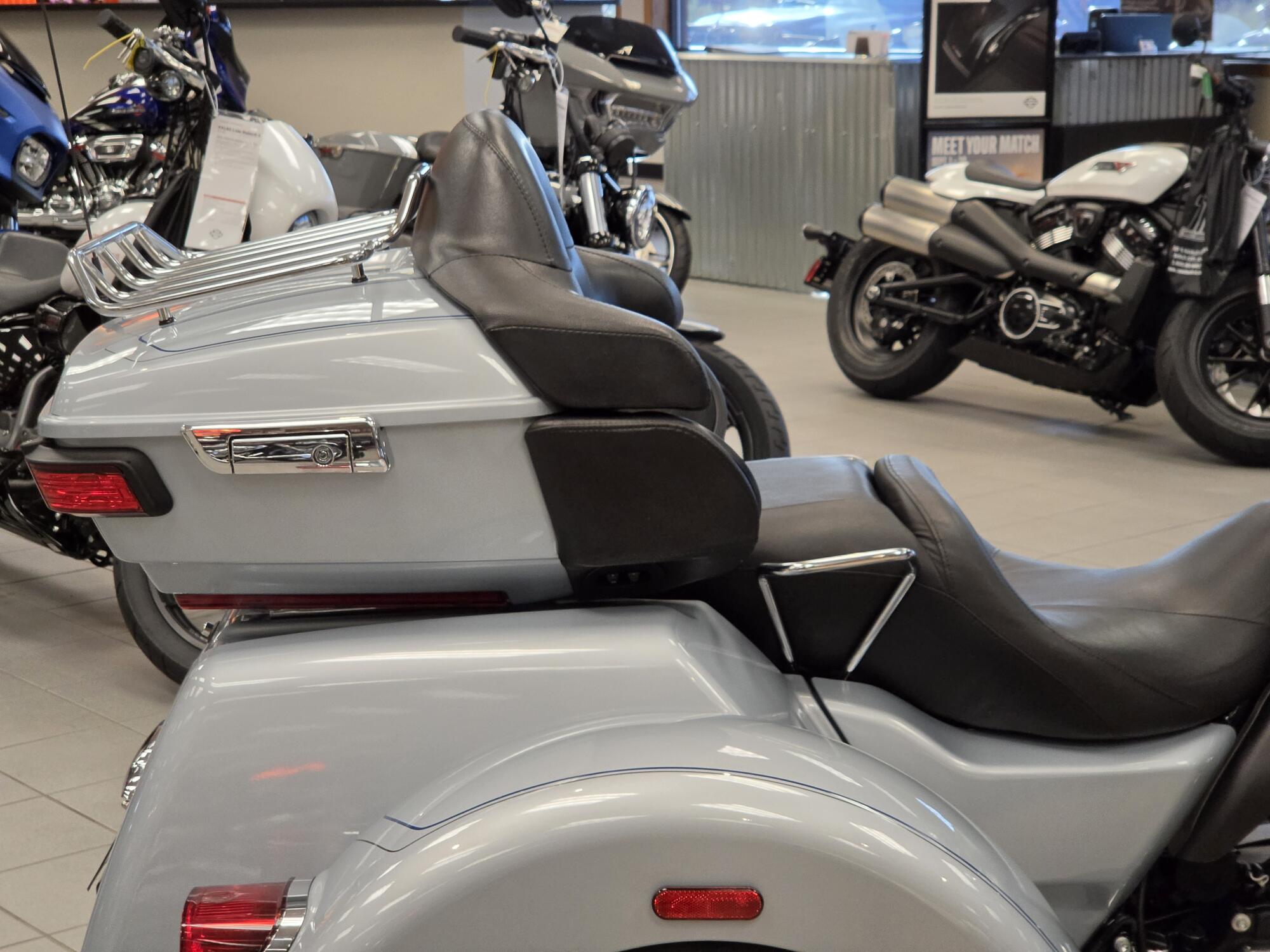 FLHTCUTG 2023 Tri Glide® Ultra, photo 13