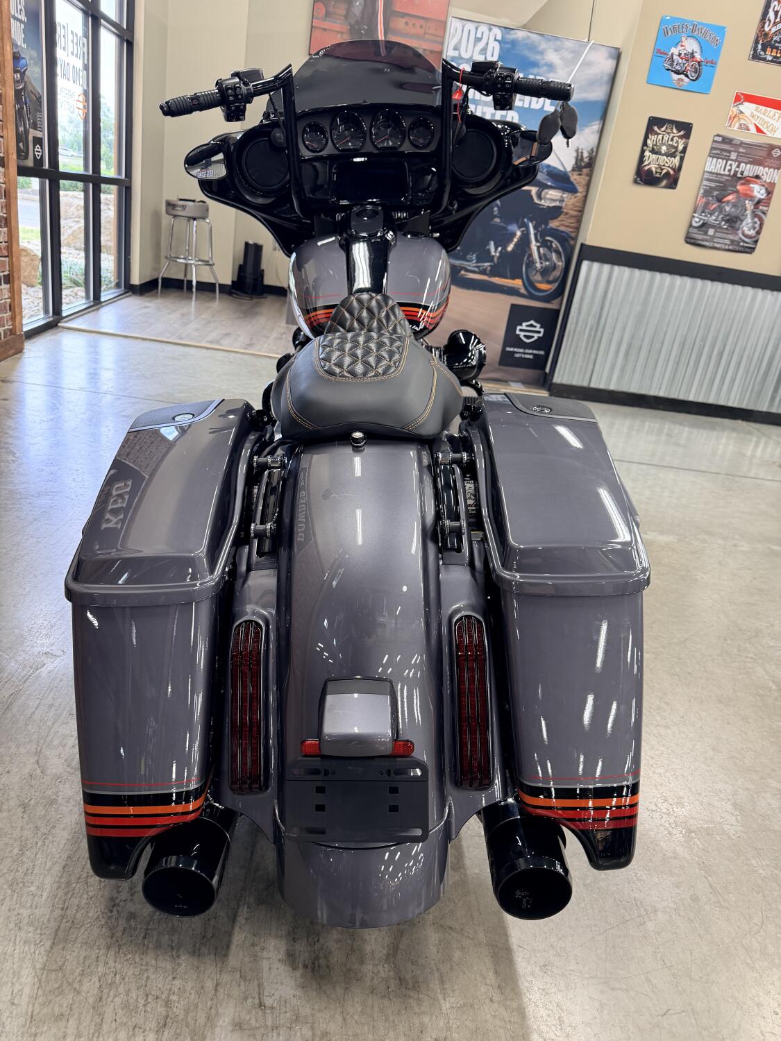 2020 Harley-Davidson® CVO™ Street Glide® FLHXSE, photo 10