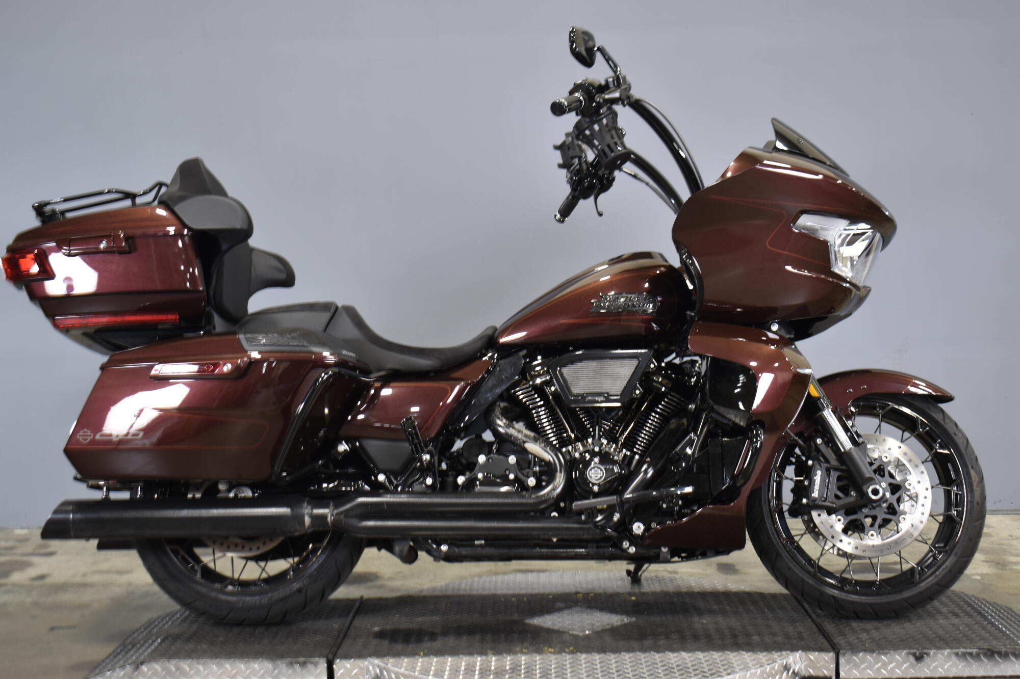 2024 Harley-Davidson® CVO™ Road Glide® FLTRXSE