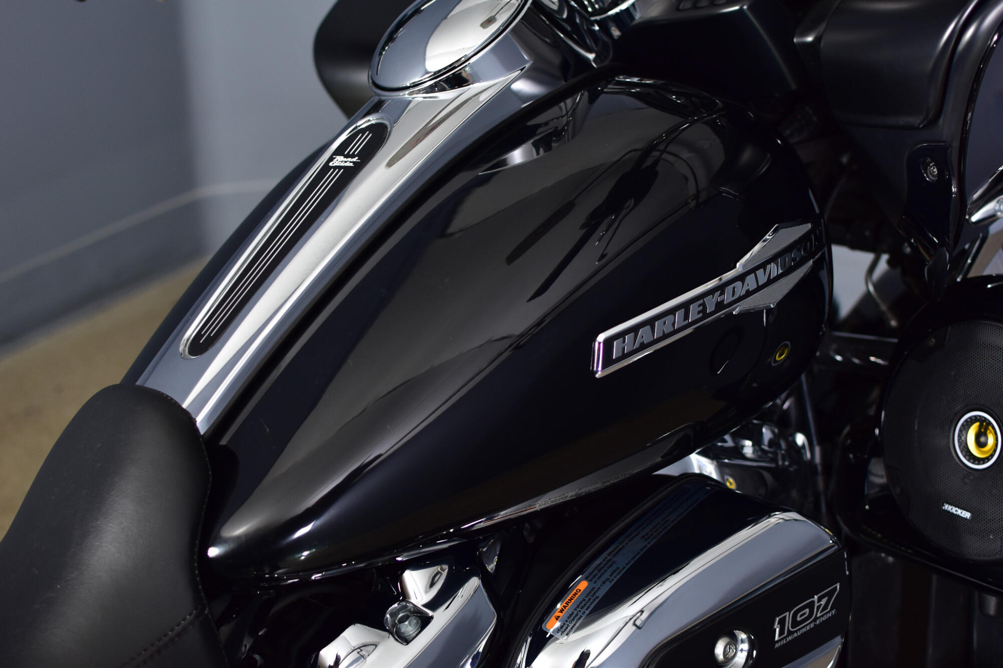 2022 Harley-Davidson® Road Glide® Vivid Black, photo 13