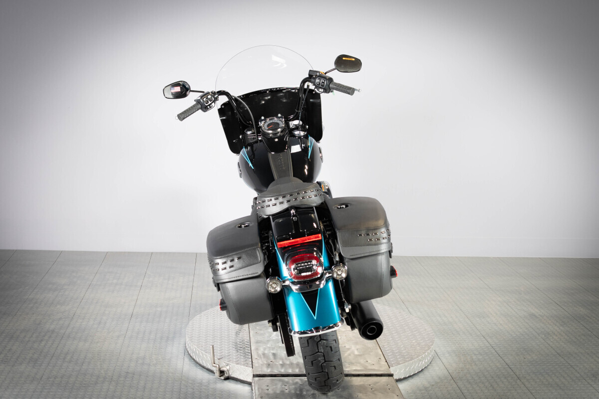 2026 Harley-Davidson® Heritage Classic FLHC, photo 8