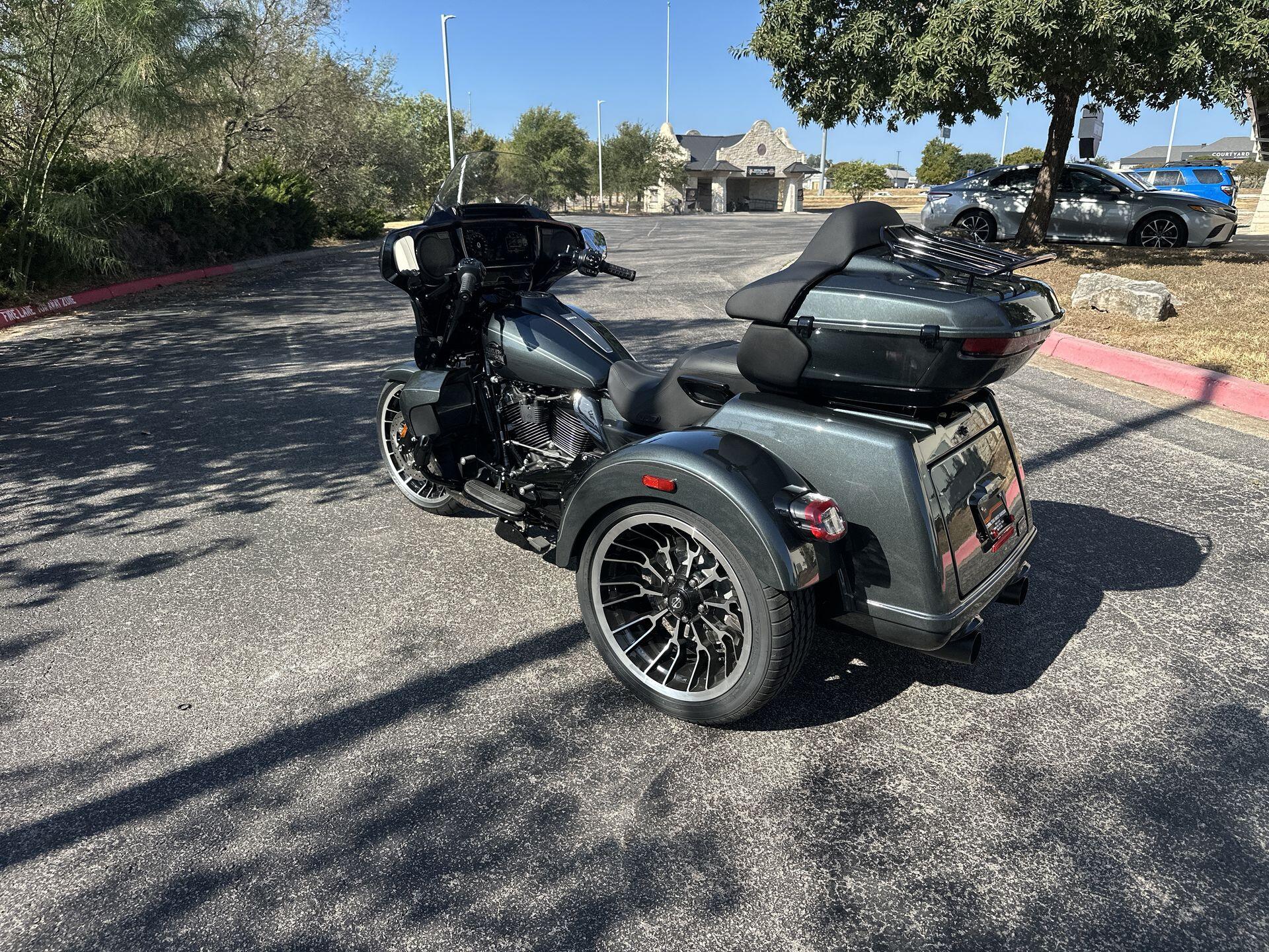 2026 Harley-Davidson® Street Glide 3 Limited FLHLT, photo 8