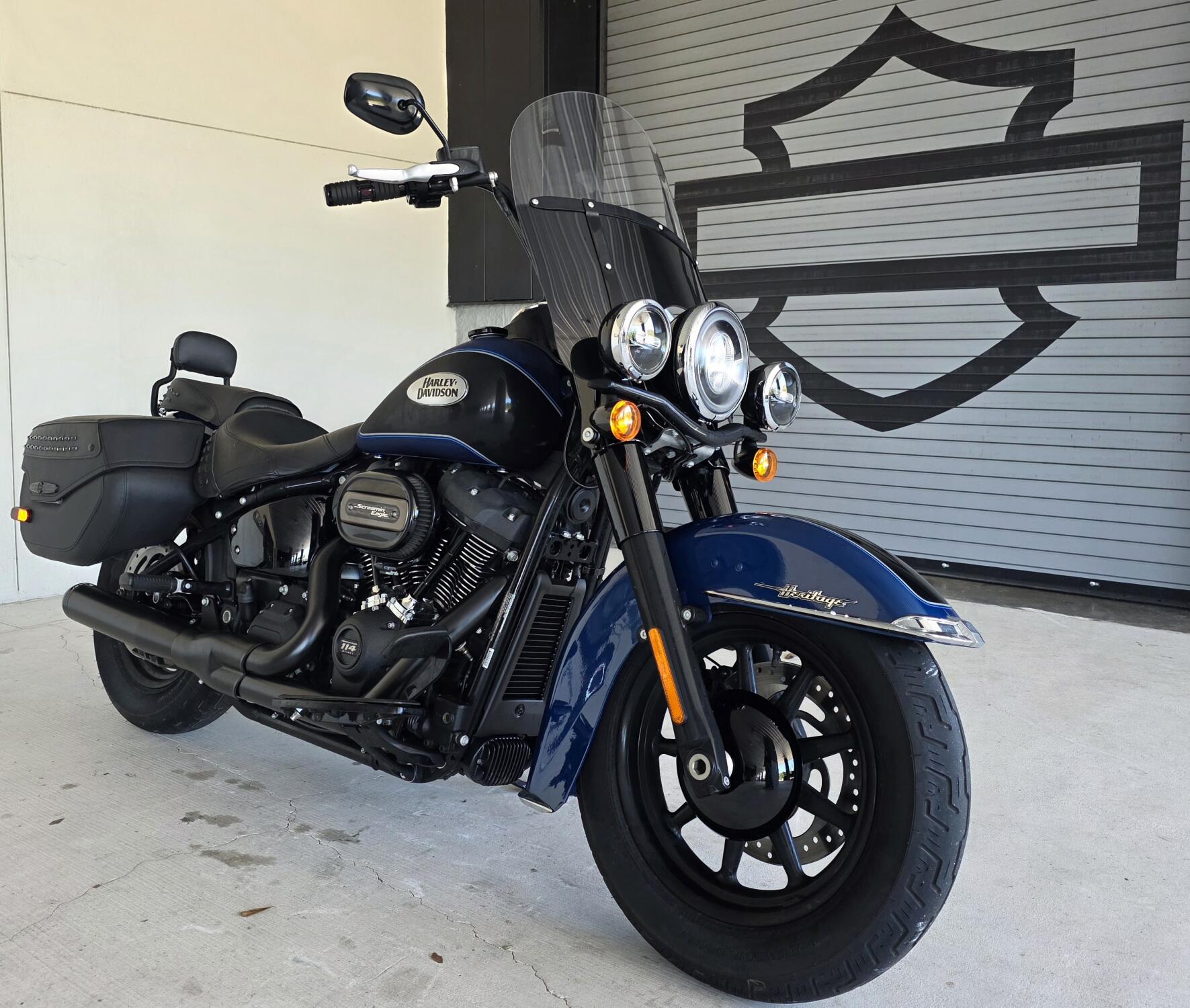 2022 Harley-Davidson® Heritage Classic 114 Reef Blue/Vivid Black (Black Finish w/Laced Wheels), photo 2