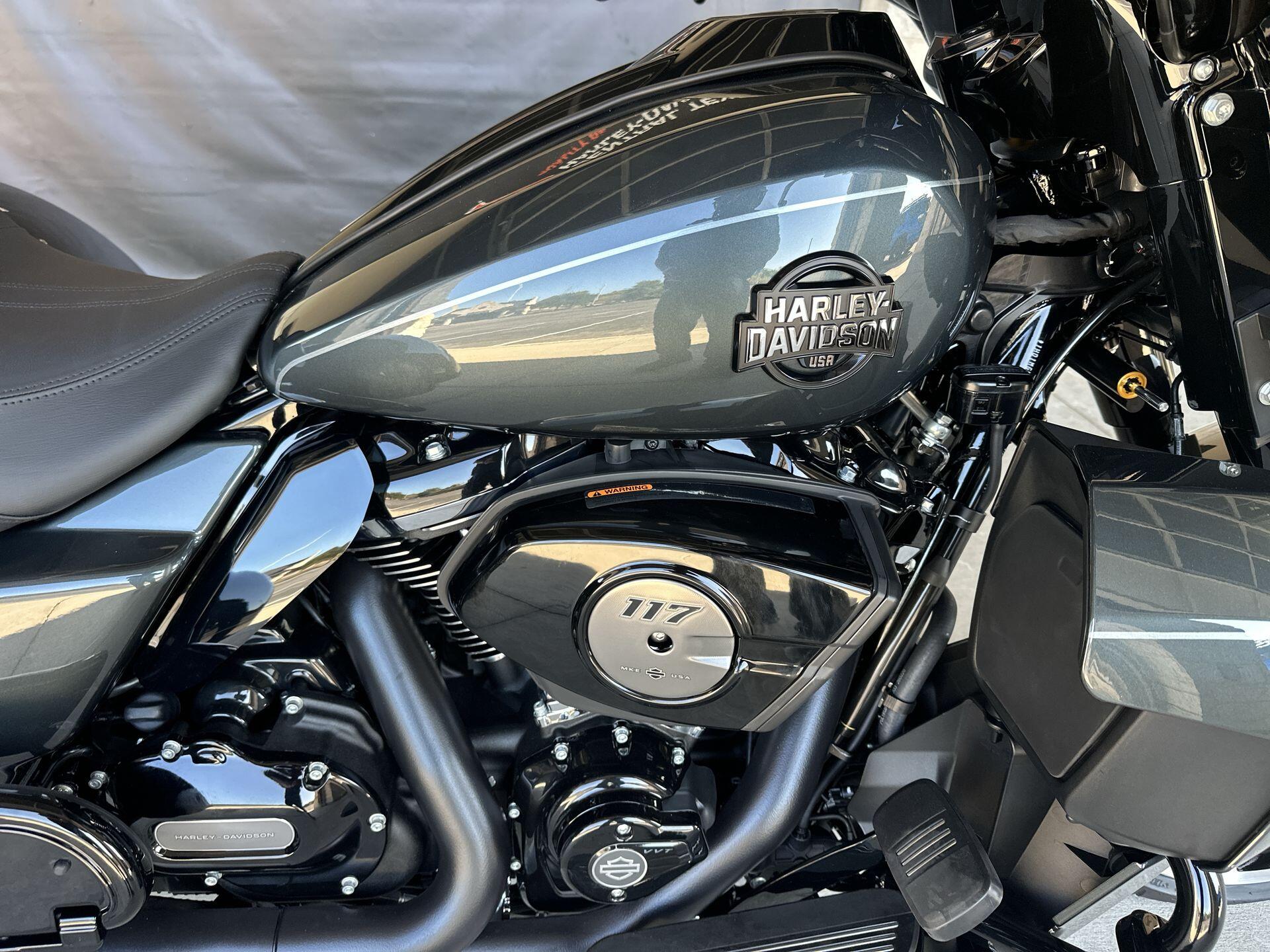 2026 Harley-Davidson® Street Glide 3 Limited FLHLT, photo 14