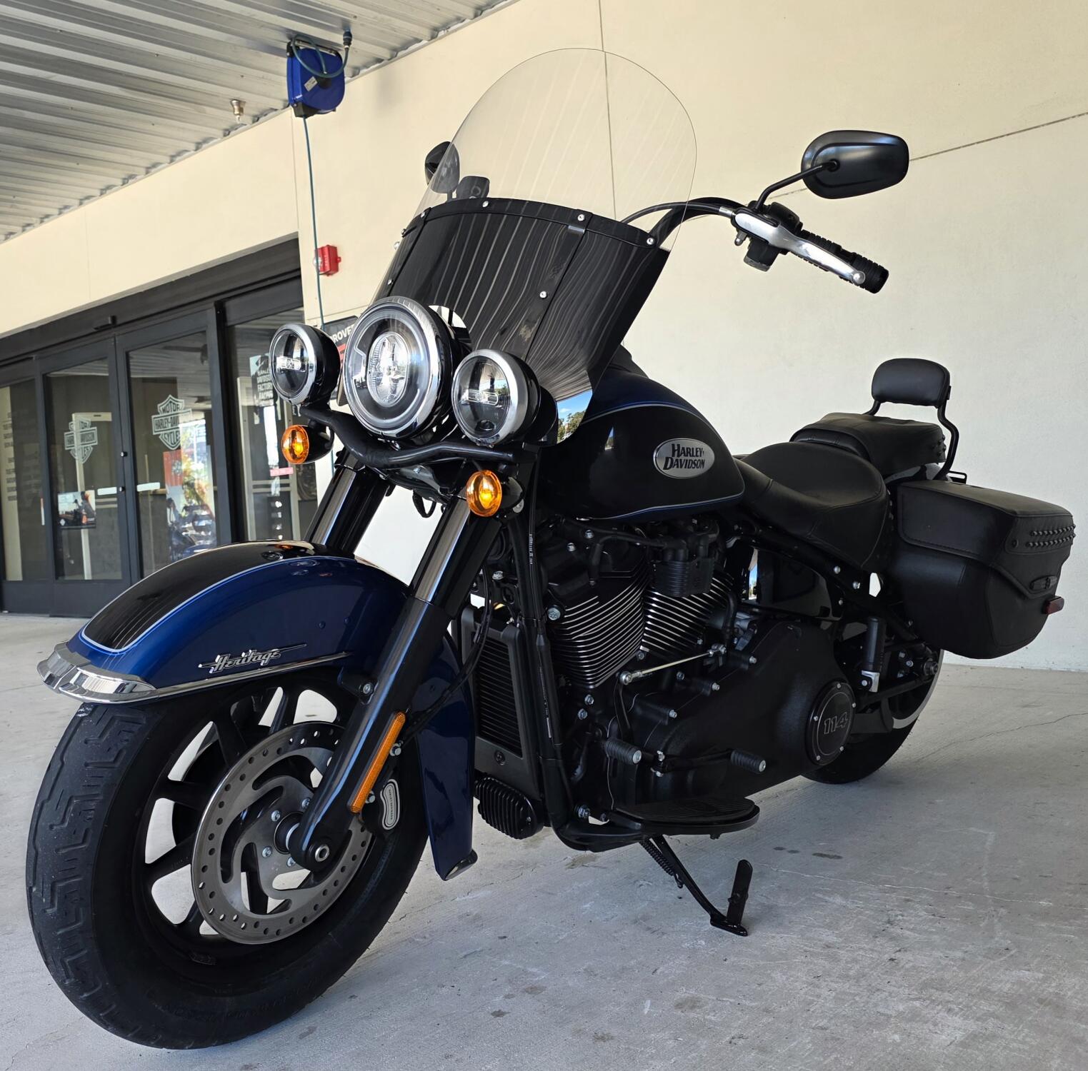 2022 Harley-Davidson® Heritage Classic 114 Reef Blue/Vivid Black (Black Finish w/Laced Wheels), photo 11