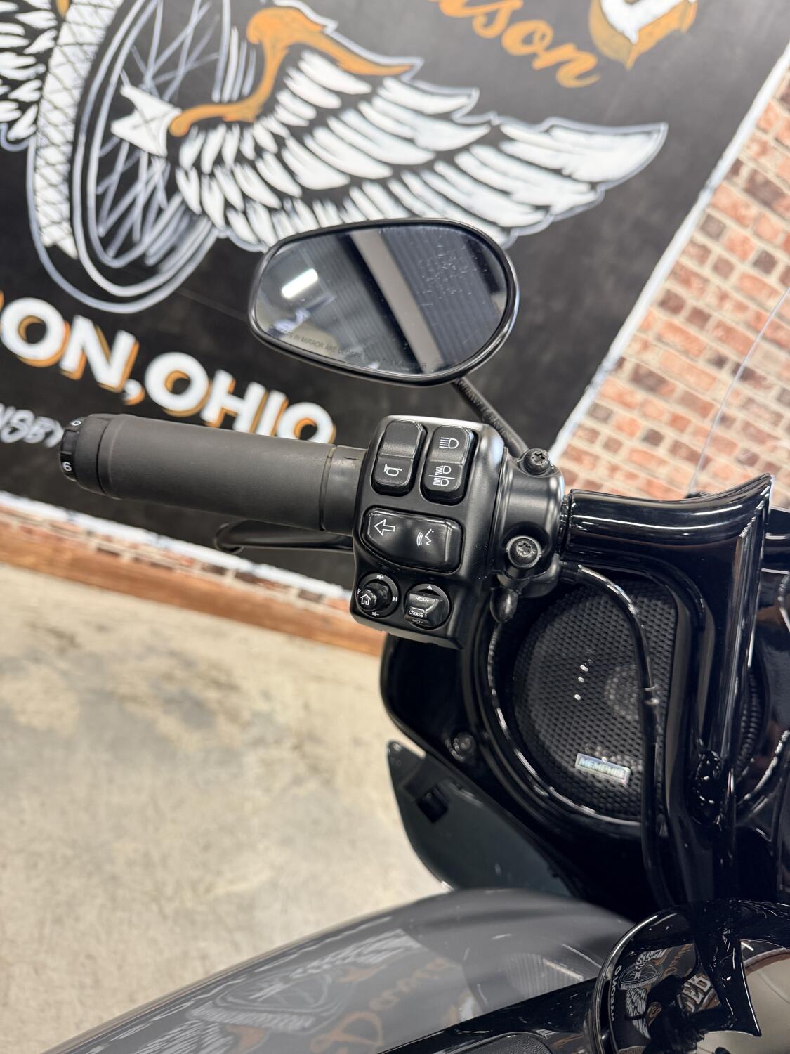 2022 Harley-Davidson® Ultra Limited FLHTK, photo 6