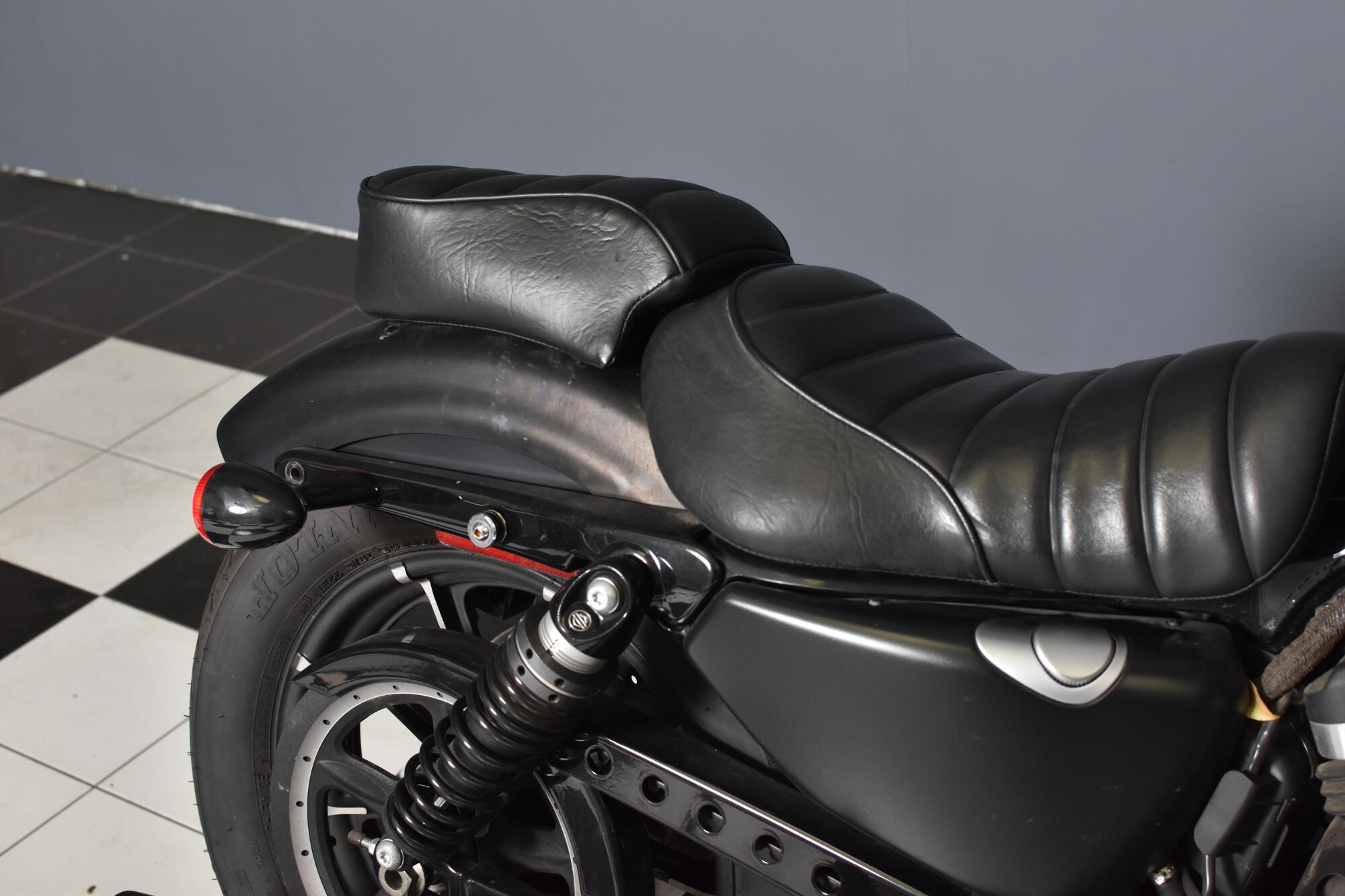 2022 Harley-Davidson® Iron 883™ Black Denim XL883N, photo 12