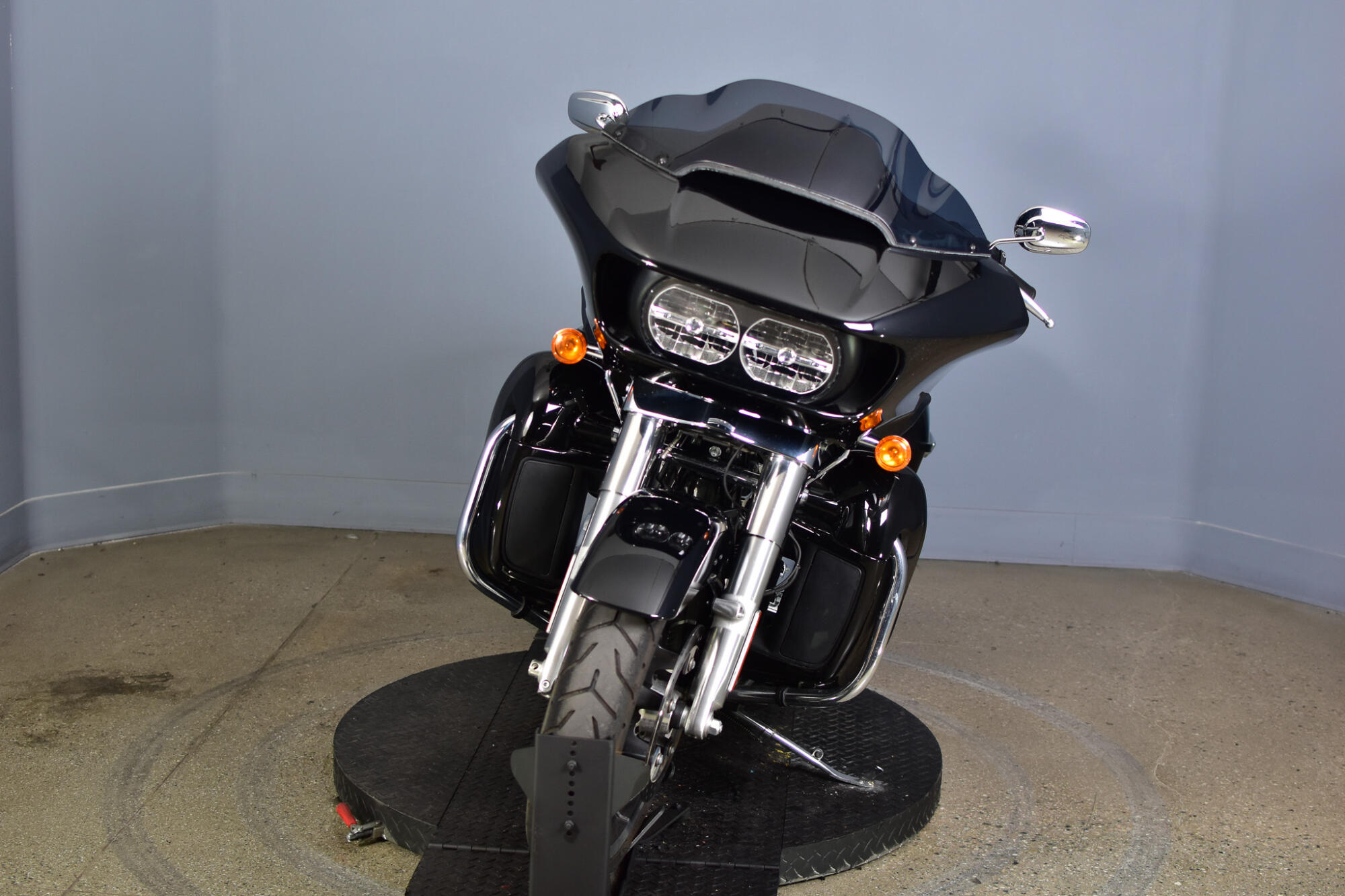 2022 Harley-Davidson® Road Glide® Vivid Black, photo 3