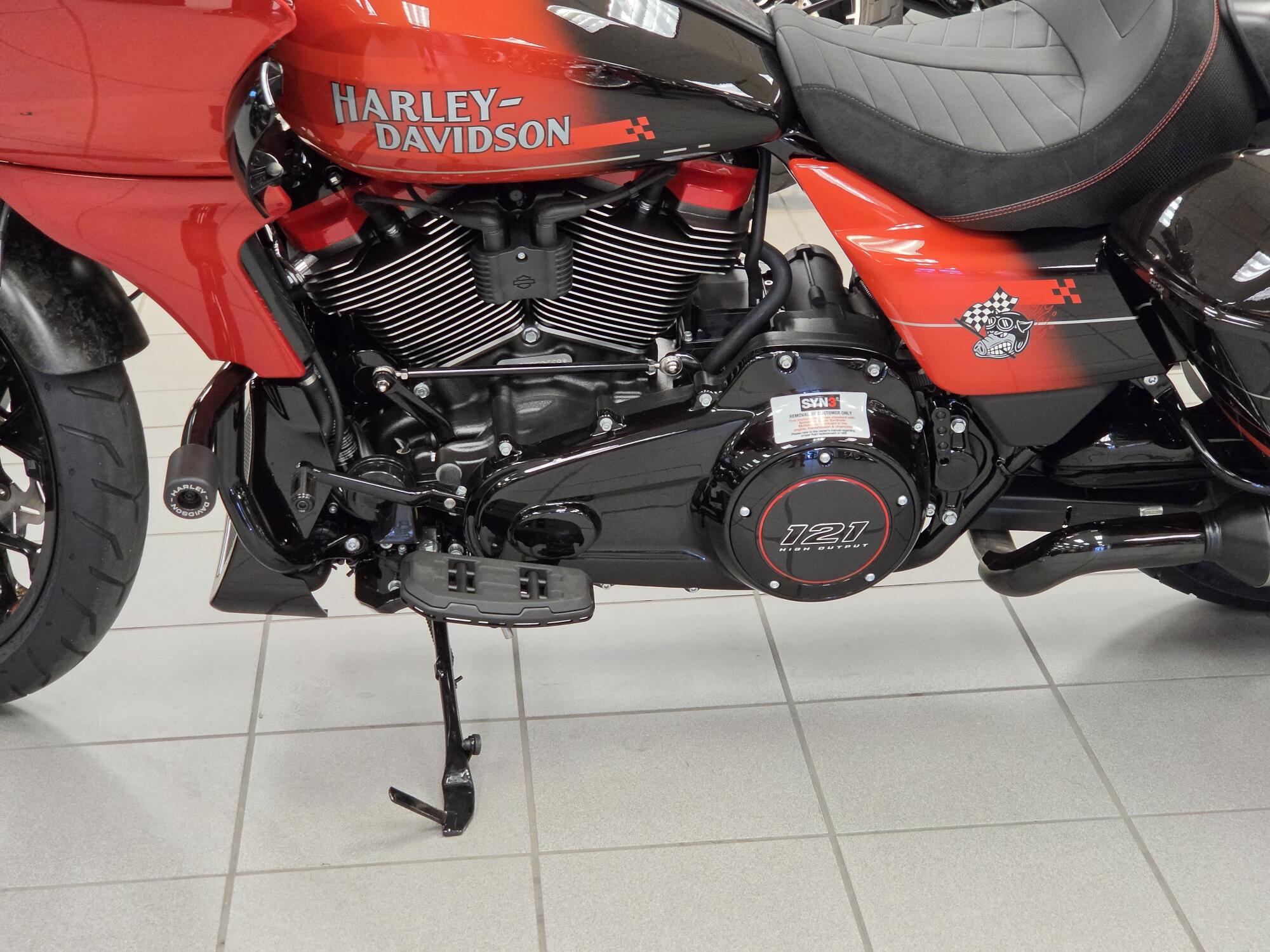 2026 Harley-Davidson® CVO Road Glide ST Citrus Heat Re-Entry, photo 15