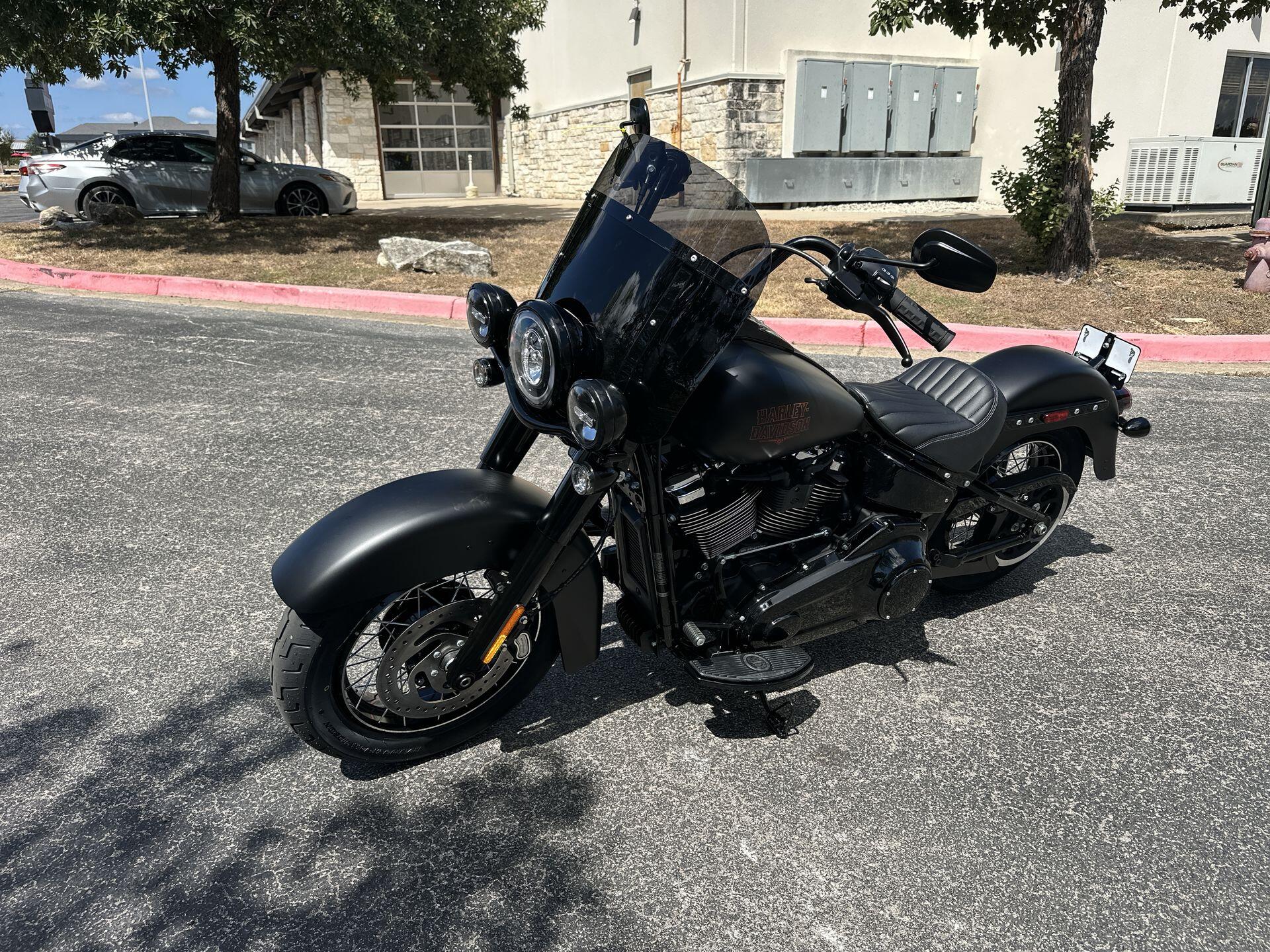 2026 Harley-Davidson® Deadwood™ FLHD, photo 5