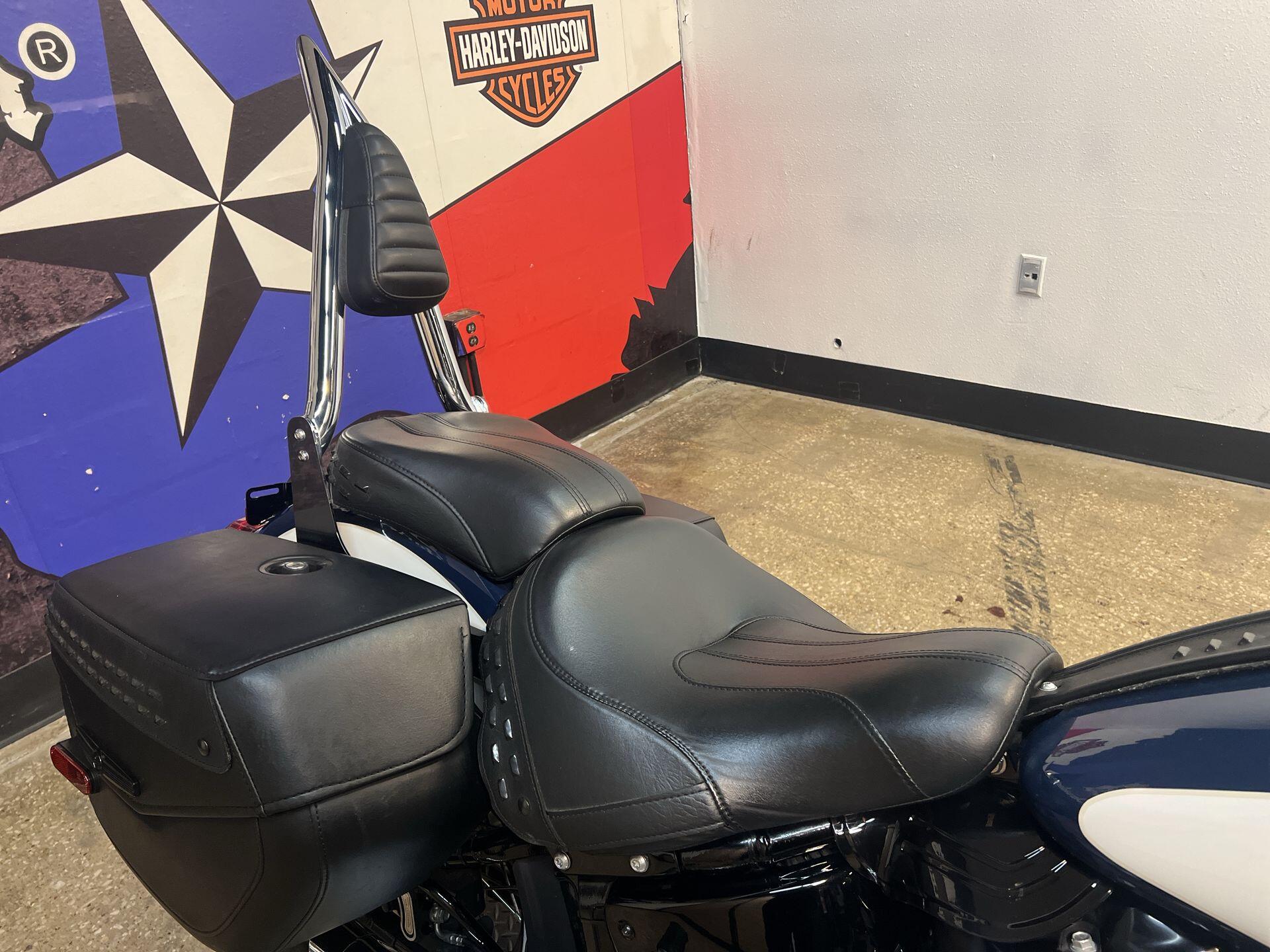 2019 Harley-Davidson® Heritage Classic 114 FLHCS, photo 15