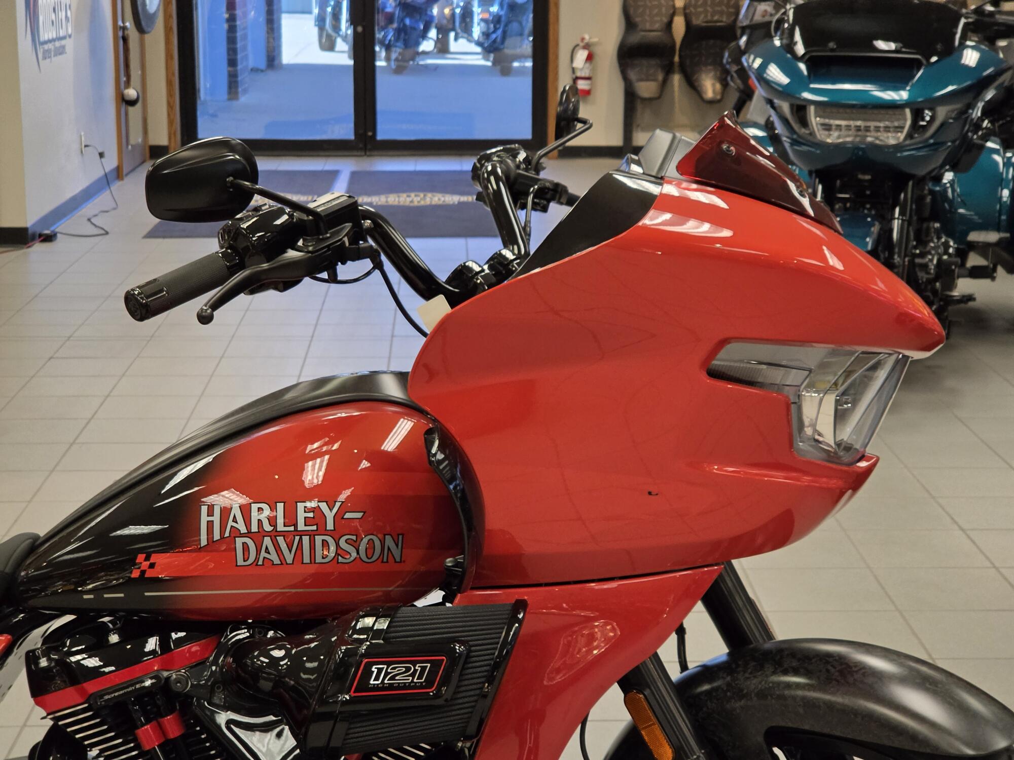 2026 Harley-Davidson® CVO Road Glide ST Citrus Heat Re-Entry, photo 10