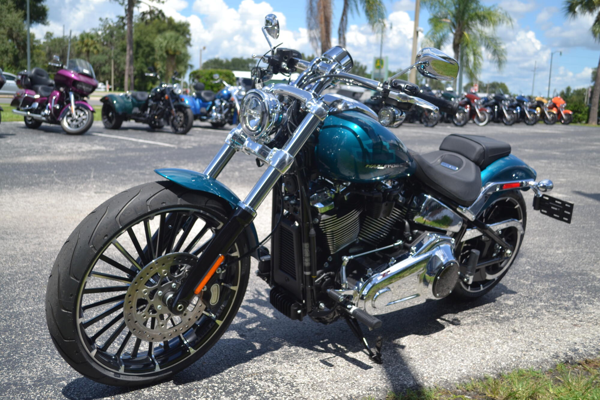 2026 Harley-Davidson® Breakout® Teal Thunder - FXBR, photo 19