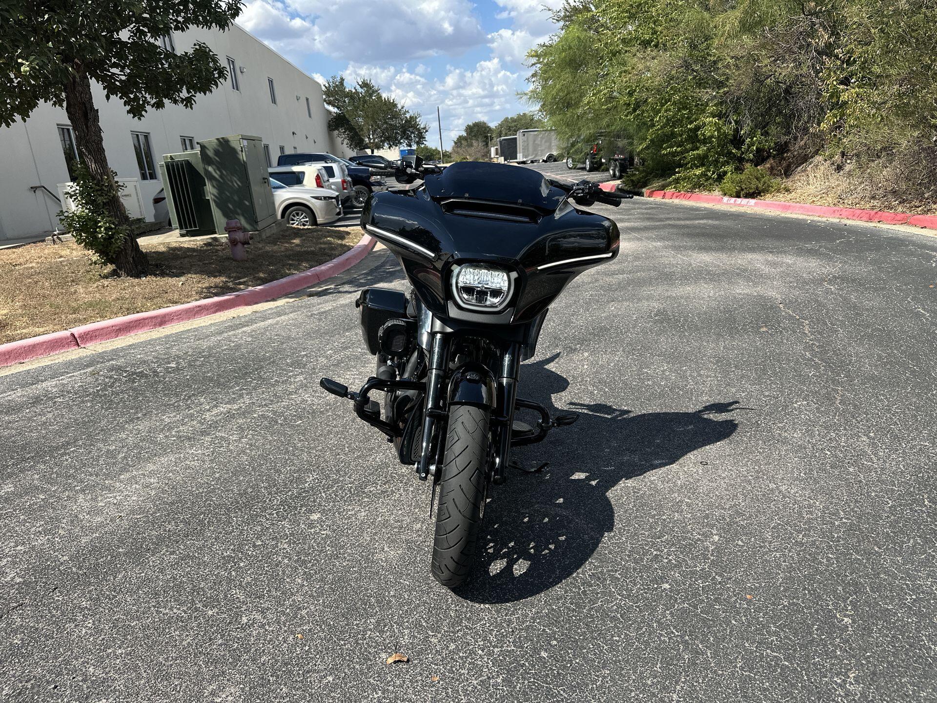 2024 Harley-Davidson® Street Glide® FLHX, photo 5