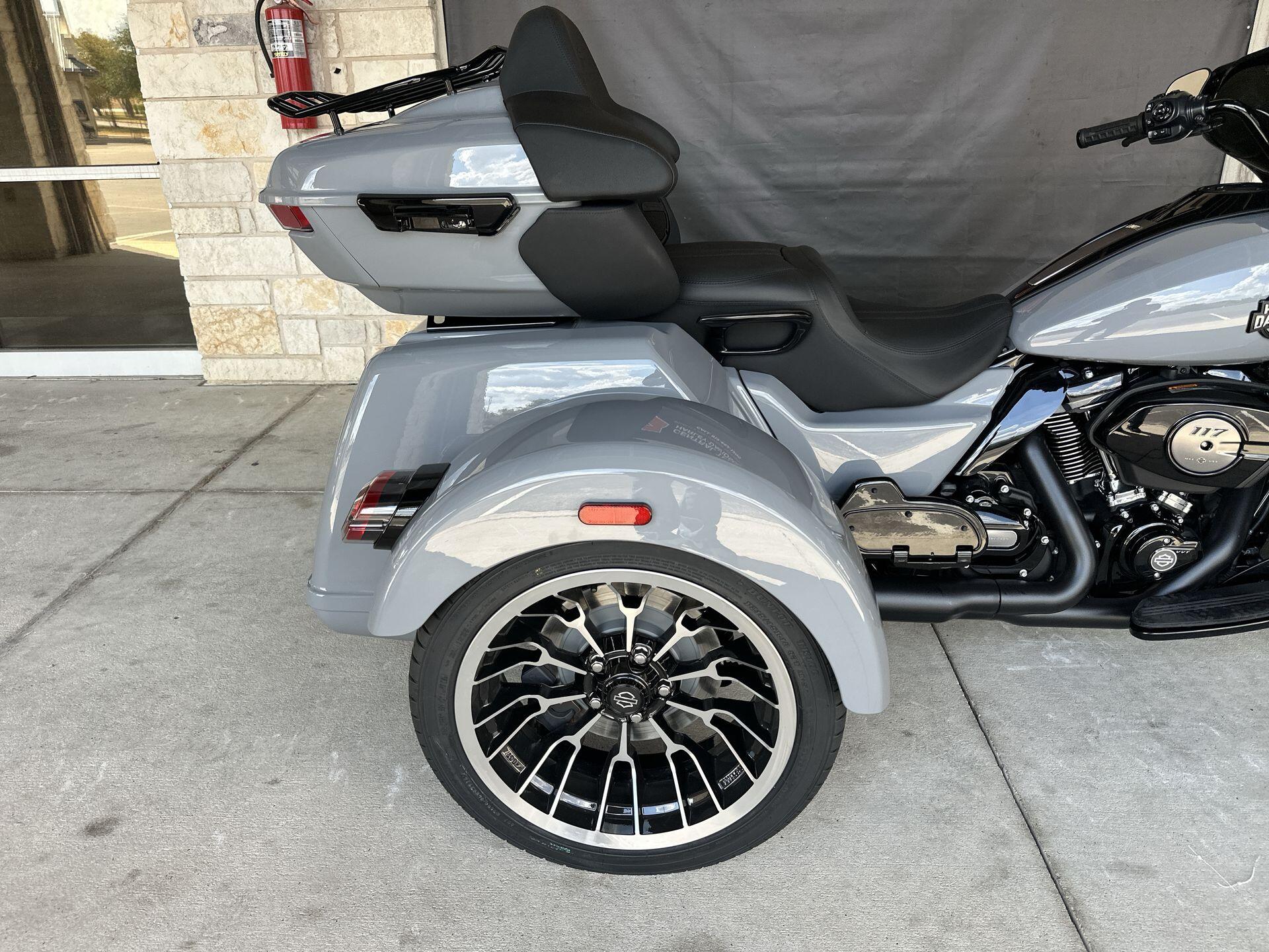 2026 Harley-Davidson® Street Glide 3 Limited FLHLT, photo 19