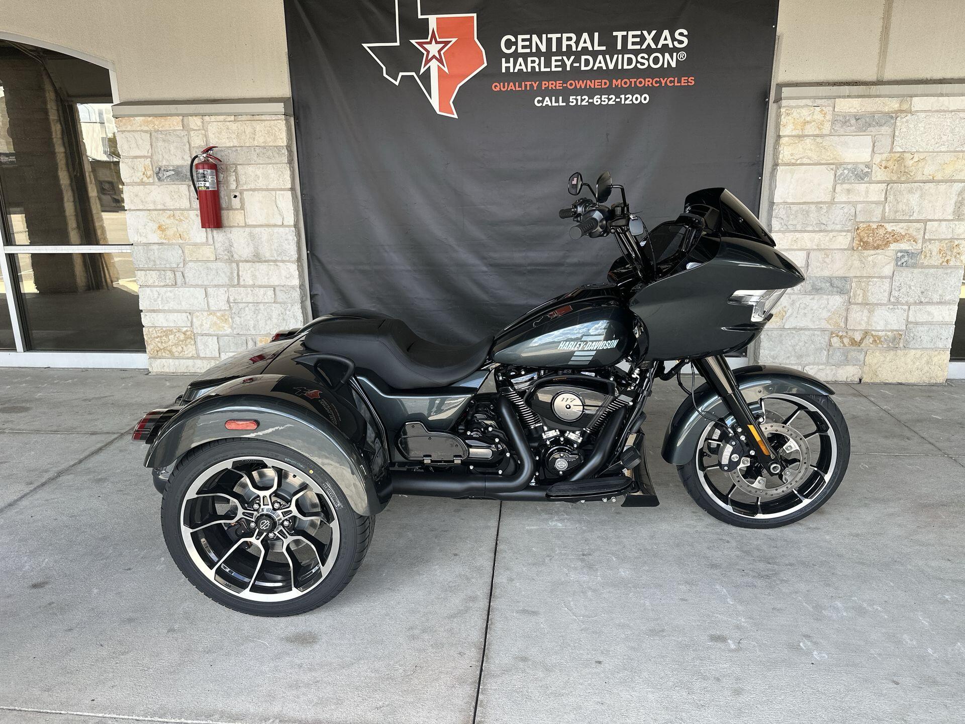 2026 Harley-Davidson® Road Glide 3 FLTRT, photo 3