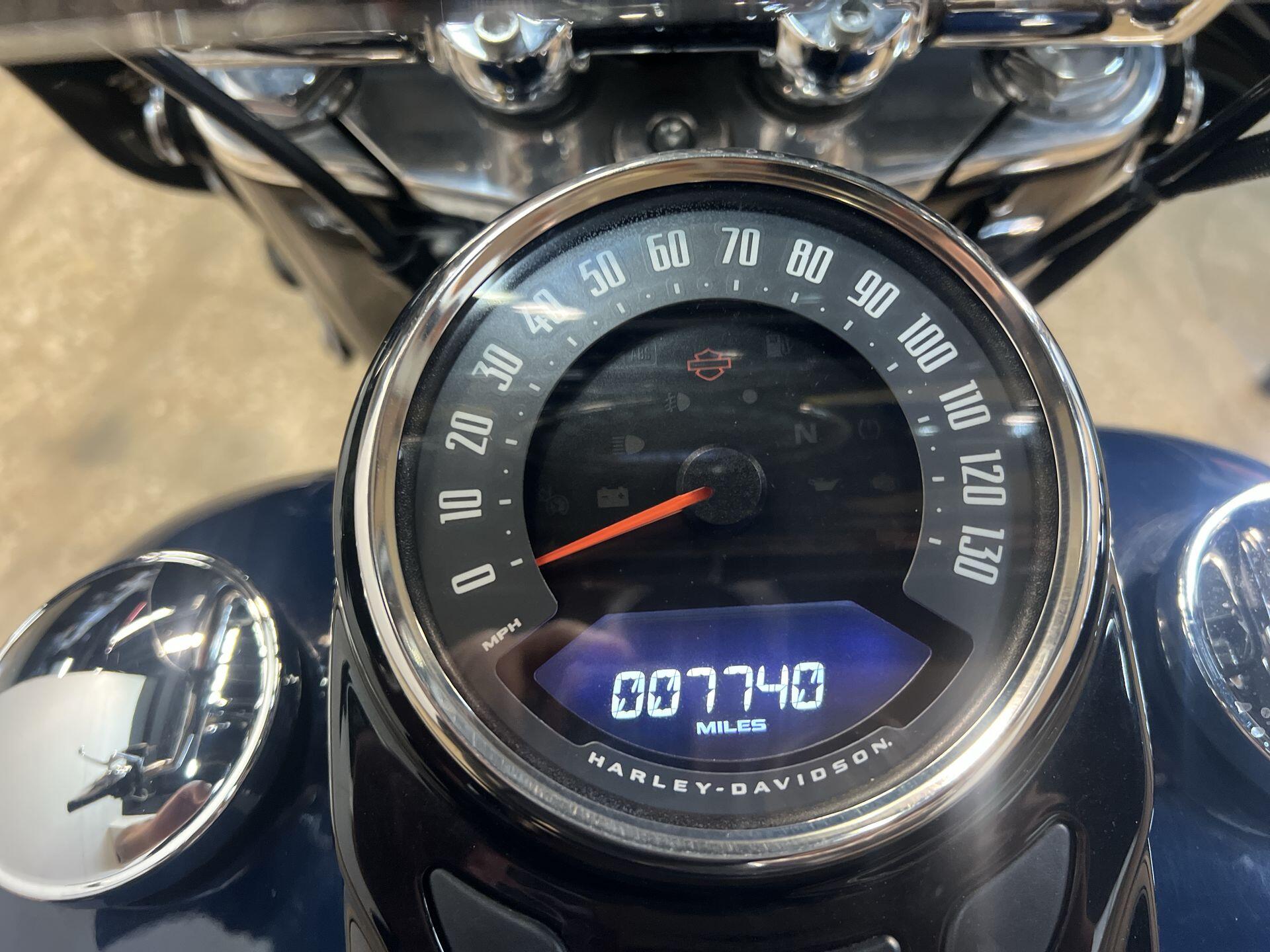 2019 Harley-Davidson® Heritage Classic 114 FLHCS, photo 20